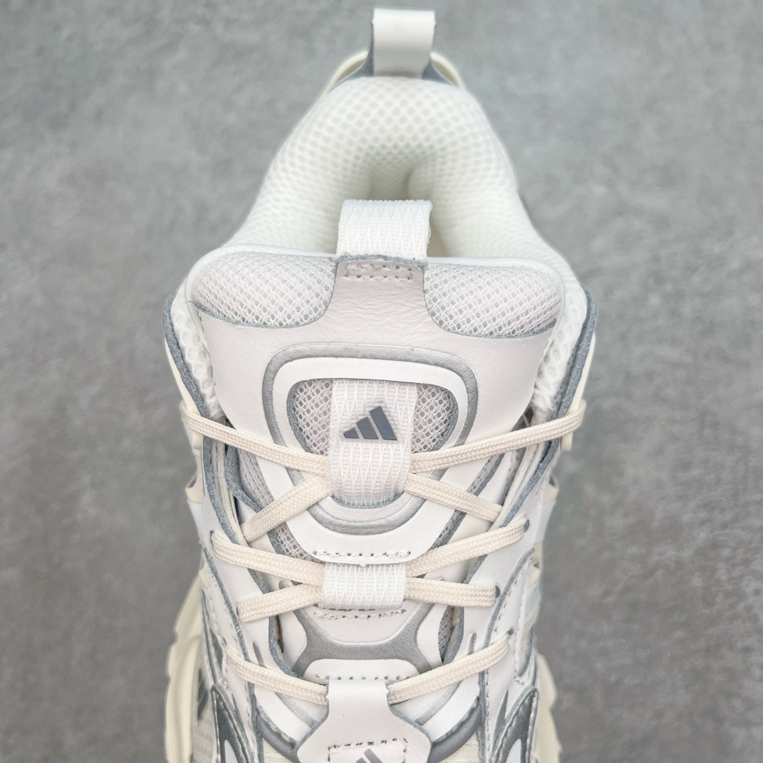 图片[5]-AD XLG Runner Deluxe 跑步者豪华版系列低帮厚底增高老爹风复古缓震休闲运动慢跑鞋 IH7795 自从阿迪达斯和巴黎世家合作后，没少出双方联名的平替。结果根据最新情报，阿迪现在已经把手伸到了巴家爆款3XL的身上，新鞋Xlg Runner Deluxe实物曝光，emm，鞋款整体一眼丁真是巴黎世家Track＋3XL大底的缝合怪版本，要不是鞋侧明晃晃的adidas三道杠Logo，估计各位看了都得蒙。这波不能说是完全复制巴黎世家，但也多少有点借鉴的味道了。新鞋基本就是在阿迪经典\\\”Climacool\\\”鞋款的基础上，升级了Boots大底以及加入了\\\”巴味\\\”设计元素…尺码：35 36 36⅔ 37⅓ 38 38⅔ 39⅓ 40 40⅔ 41⅓ 42 42⅔ 43⅓ 44 44⅔ 45 46-选品中心