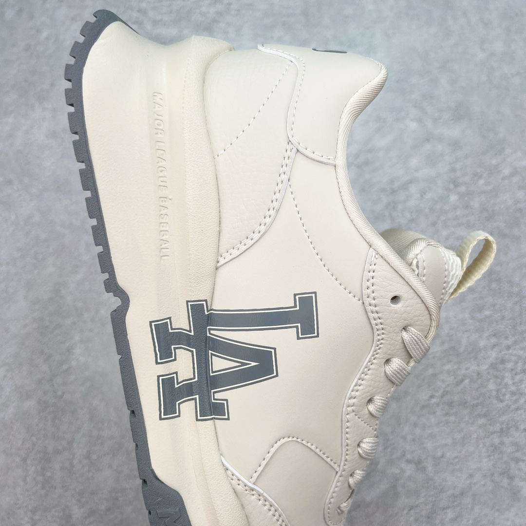 图片[6]-＃PB过验版 MLB Chunky Runner 2024S 复古印花老爹鞋系列低帮轻量增高厚底百搭休闲运动慢跑鞋 Korea韩国联名NY美国榄球纽约洋基队限定 目前可过轻松秒过各类鉴定 能操作的私聊 韩国代购专供 左脚内置NFC感应 区别市面贴纸假芯片 MLB专用菱形双针中底布 重点细节中底布带注胶孔 原厂NFC感应吊牌 支持鉴定 一个两位数 原盒原标 全套原楦原纸板原厂数据开发 中韩文保养标贴 绿色防霉片 平台代购专供 独家一比一RB+MD组合大底 高频后跟小人Logo精准对位立体饱满 正确网布加超迁鞋面 转印中底走线紧密 转印Logo工艺表层防刮不掉色 尺码：35 36 36.5 37.5 38 38.5 39 40 40.5 41 42 42.5 43 44 44.5 45-选品中心