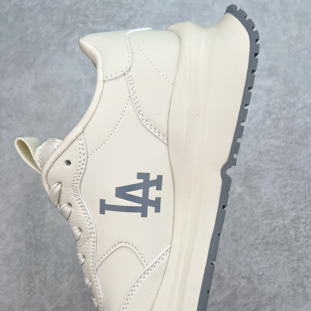 图片[7]-＃PB过验版 MLB Chunky Runner 2024S 复古印花老爹鞋系列低帮轻量增高厚底百搭休闲运动慢跑鞋 Korea韩国联名NY美国榄球纽约洋基队限定 目前可过轻松秒过各类鉴定 能操作的私聊 韩国代购专供 左脚内置NFC感应 区别市面贴纸假芯片 MLB专用菱形双针中底布 重点细节中底布带注胶孔 原厂NFC感应吊牌 支持鉴定 一个两位数 原盒原标 全套原楦原纸板原厂数据开发 中韩文保养标贴 绿色防霉片 平台代购专供 独家一比一RB+MD组合大底 高频后跟小人Logo精准对位立体饱满 正确网布加超迁鞋面 转印中底走线紧密 转印Logo工艺表层防刮不掉色 尺码：35 36 36.5 37.5 38 38.5 39 40 40.5 41 42 42.5 43 44 44.5 45-选品中心