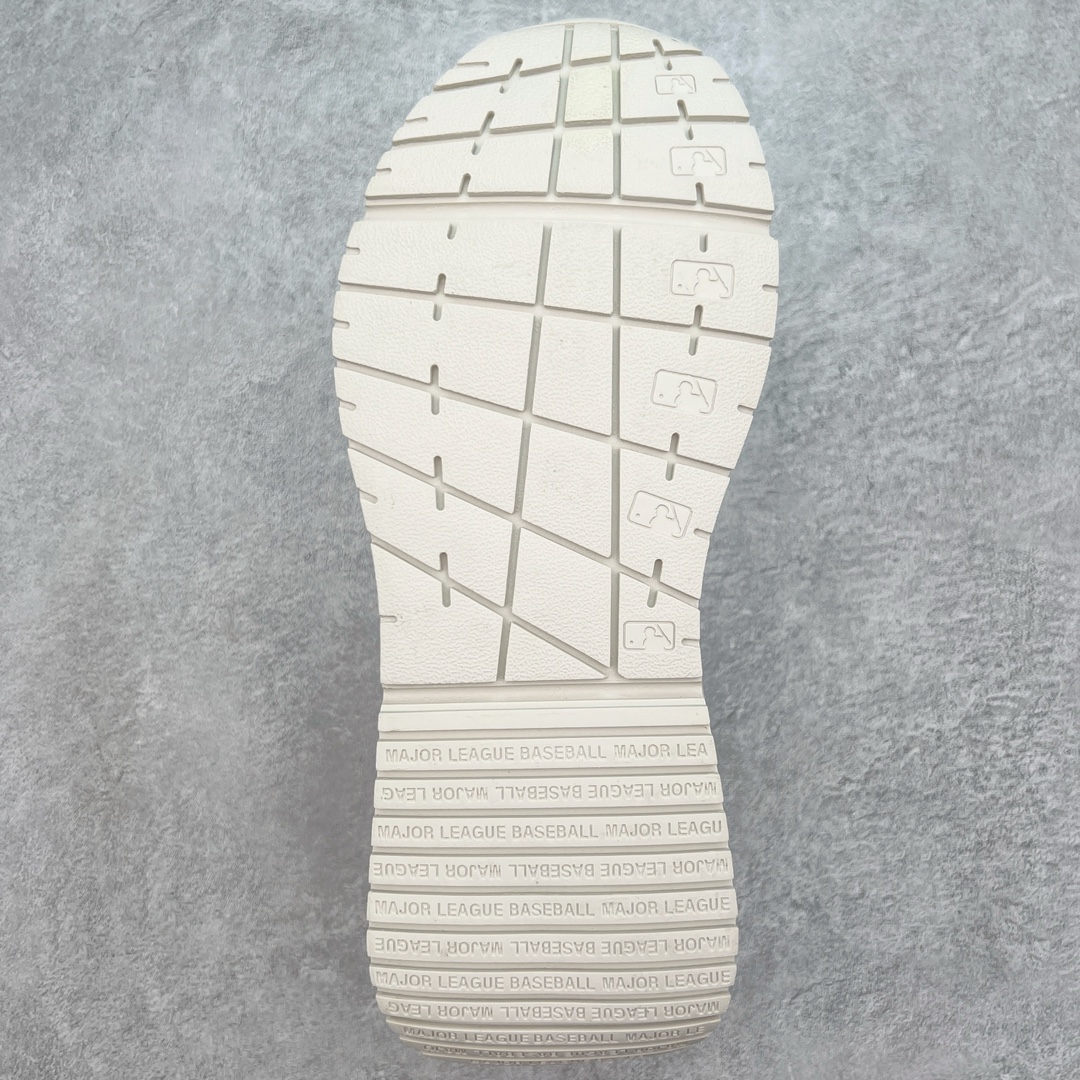 图片[9]-＃PB过验版 MLB Chunky Runner 2024S 复古印花老爹鞋系列低帮轻量增高厚底百搭休闲运动慢跑鞋 Korea韩国联名NY美国榄球纽约洋基队限定 目前可过轻松秒过各类鉴定 能操作的私聊 韩国代购专供 左脚内置NFC感应 区别市面贴纸假芯片 MLB专用菱形双针中底布 重点细节中底布带注胶孔 原厂NFC感应吊牌 支持鉴定 一个两位数 原盒原标 全套原楦原纸板原厂数据开发 中韩文保养标贴 绿色防霉片 平台代购专供 独家一比一RB+MD组合大底 高频后跟小人Logo精准对位立体饱满 正确网布加超迁鞋面 转印中底走线紧密 转印Logo工艺表层防刮不掉色 尺码：35 36 36.5 37.5 38 38.5 39 40 40.5 41 42 42.5 43 44 44.5 45-选品中心