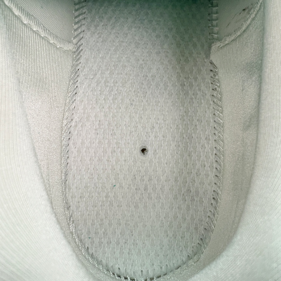 图片[10]-＃PB过验版 MLB Chunky Runner 2024S 复古印花老爹鞋系列低帮轻量增高厚底百搭休闲运动慢跑鞋 Korea韩国联名NY美国榄球纽约洋基队限定 目前可过轻松秒过各类鉴定 能操作的私聊 韩国代购专供 左脚内置NFC感应 区别市面贴纸假芯片 MLB专用菱形双针中底布 重点细节中底布带注胶孔 原厂NFC感应吊牌 支持鉴定 一个两位数 原盒原标 全套原楦原纸板原厂数据开发 中韩文保养标贴 绿色防霉片 平台代购专供 独家一比一RB+MD组合大底 高频后跟小人Logo精准对位立体饱满 正确网布加超迁鞋面 转印中底走线紧密 转印Logo工艺表层防刮不掉色 尺码：35 36 36.5 37.5 38 38.5 39 40 40.5 41 42 42.5 43 44 44.5 45-选品中心