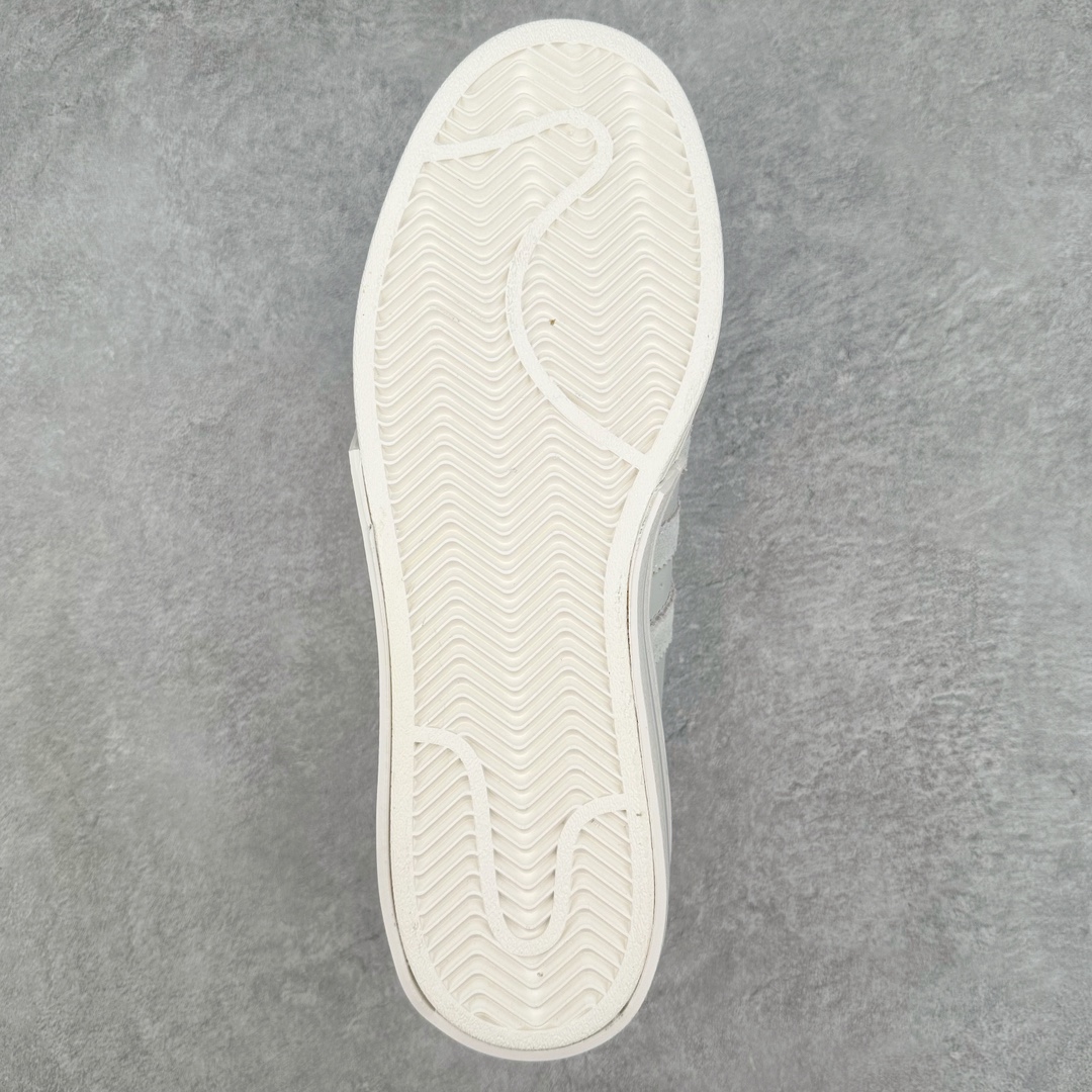 图片[9]-AD Originals Superstar 经典复古贝壳头板鞋 IE6116 诞生于1969年 是第一双将全皮面鞋 身与橡胶鞋头结合在一起的低帮篮球鞋 Superstar最开始 是作为高帮篮球鞋Pro Model的低帮版本而出现的 但因为其独特和醒目的橡胶鞋头造型而让大家熟知 被大家形象地称为\\\”shelltoe\\\”贝壳头 在70年代的美国职业篮球场上 接近3/4的NBA球员都将这双Superstar作为场上用鞋 80年代之后 经过不断的改良和发展 Superstar逐渐成为横跨时装、音乐、街头文化、休闲和运动等各大领域的时尚潮鞋 尺码：36 36.5 37 38 38.5 39 40 40.5 41 42 42.5 43 44 44.5 45-选品中心