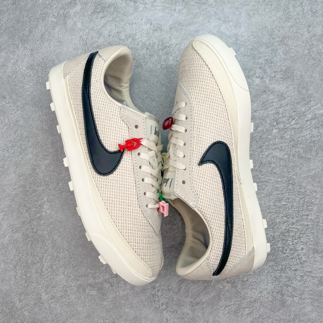 图片[3]-Bode x NK Astro Grabber SP\\\”Black Coconut Milk\\\”宇宙掠夺者系列低帮复古经典休闲运动鞋 FQ6892-100 复刻经典球鞋Astro Grabber，与美国男装品牌Bode联名合作，推出两款配色。鞋型符合当下流行趋势，彰显复古身份。复刻一定是球鞋圈绕不开的话题，最近几年 Nike 带回了不少经典球鞋，让不少老玩家欣喜。最近 Nike 挖掘自家档案库，让 1974 年首次发布的 Nike Astro Grabber 重回玩家视野，并且上来就是联名合作。这次合作是同美国新锐品牌 Bode 的联名，这个男装品牌凭借创造性的使用蕾丝桌布等日常材料而闻名。双方带来两款配色，先来看第一双米色款，鞋面由独特编织纹理覆盖，鞋带点缀有小配饰，整体营造出的氛围感十分清新。鞋型方面符合当下流行趋势，超薄中底与扁平鞋面彰显其复古身份。另一双更有复古味道，全黑色皮革鞋面好打理，同时有一种老鞋的感觉，与 1974 的 Nike Astro Grabber 极为相似。尺码：36 36.5 37.5 38 38.5 39 40 40.5 41 42 42.5 43 44 44.5 45 46-选品中心