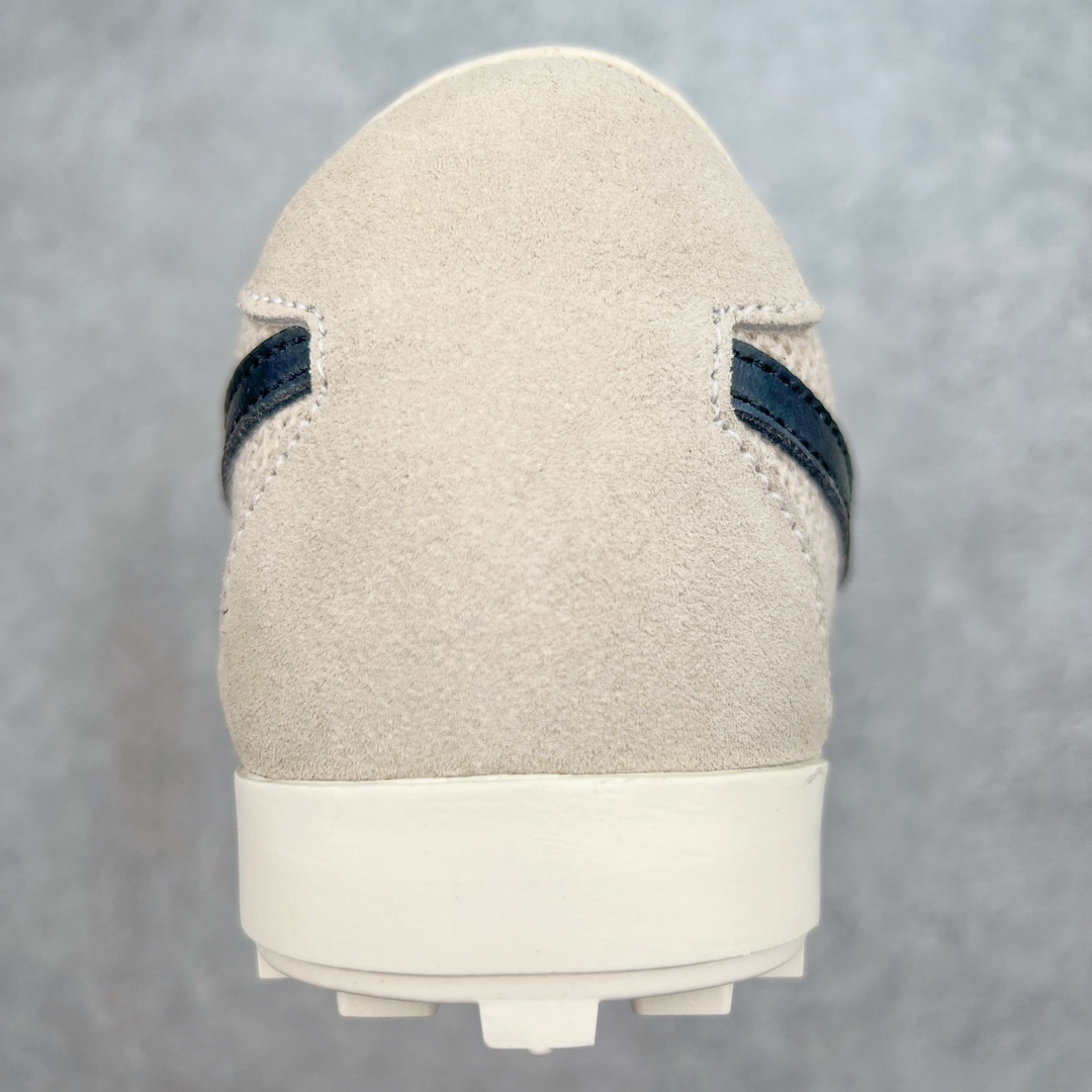 图片[8]-Bode x NK Astro Grabber SP\\\”Black Coconut Milk\\\”宇宙掠夺者系列低帮复古经典休闲运动鞋 FQ6892-100 复刻经典球鞋Astro Grabber，与美国男装品牌Bode联名合作，推出两款配色。鞋型符合当下流行趋势，彰显复古身份。复刻一定是球鞋圈绕不开的话题，最近几年 Nike 带回了不少经典球鞋，让不少老玩家欣喜。最近 Nike 挖掘自家档案库，让 1974 年首次发布的 Nike Astro Grabber 重回玩家视野，并且上来就是联名合作。这次合作是同美国新锐品牌 Bode 的联名，这个男装品牌凭借创造性的使用蕾丝桌布等日常材料而闻名。双方带来两款配色，先来看第一双米色款，鞋面由独特编织纹理覆盖，鞋带点缀有小配饰，整体营造出的氛围感十分清新。鞋型方面符合当下流行趋势，超薄中底与扁平鞋面彰显其复古身份。另一双更有复古味道，全黑色皮革鞋面好打理，同时有一种老鞋的感觉，与 1974 的 Nike Astro Grabber 极为相似。尺码：36 36.5 37.5 38 38.5 39 40 40.5 41 42 42.5 43 44 44.5 45 46-选品中心