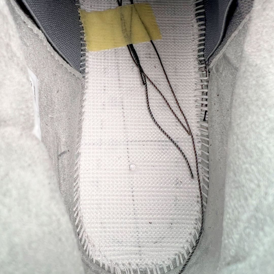 图片[11]-＃Y3纯原 Air Jordan AJ4 SE “Paris Olympics” 巴黎奥运会 FQ7928-001 市售天花板产物 耗时半年巨作 全套原纸板楦头开发 原厂特供皮料加持 确保原汁原味 完美呈现四代版型 一比一鞋头弧度高度鞋身弧度 数据细节工艺流程均保持原鞋一致 原厂TPU网格鞋带扣 正确内里网布 菱角分明不变形无多余毛边 柔软性质感一致于原鞋 市场唯一原厂鞋扣模具 背面可见隐藏注塑口 原厂织唛标 原厂飞人电绣工艺 尾指中部跳三针 独家绑鞋带手法 印刷中底布 四线拉帮 米色美纹纸贴合固定 进口港宝加持 后跟自然饱满 全鞋荧光划线卡点 追求极致完美 每一双都是工艺品 多重QC质检 超越公司货的品控标准 实实在在的免检产品 尺码：40.5 41 42 42.5 43 44 44.5 45 46 47.5 48.5-选品中心