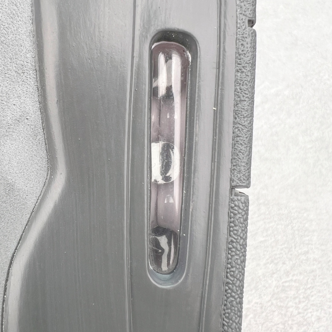 图片[15]-＃Y3纯原 Air Jordan AJ4 SE “Paris Olympics” 巴黎奥运会 FQ7928-001 市售天花板产物 耗时半年巨作 全套原纸板楦头开发 原厂特供皮料加持 确保原汁原味 完美呈现四代版型 一比一鞋头弧度高度鞋身弧度 数据细节工艺流程均保持原鞋一致 原厂TPU网格鞋带扣 正确内里网布 菱角分明不变形无多余毛边 柔软性质感一致于原鞋 市场唯一原厂鞋扣模具 背面可见隐藏注塑口 原厂织唛标 原厂飞人电绣工艺 尾指中部跳三针 独家绑鞋带手法 印刷中底布 四线拉帮 米色美纹纸贴合固定 进口港宝加持 后跟自然饱满 全鞋荧光划线卡点 追求极致完美 每一双都是工艺品 多重QC质检 超越公司货的品控标准 实实在在的免检产品 尺码：40.5 41 42 42.5 43 44 44.5 45 46 47.5 48.5-选品中心