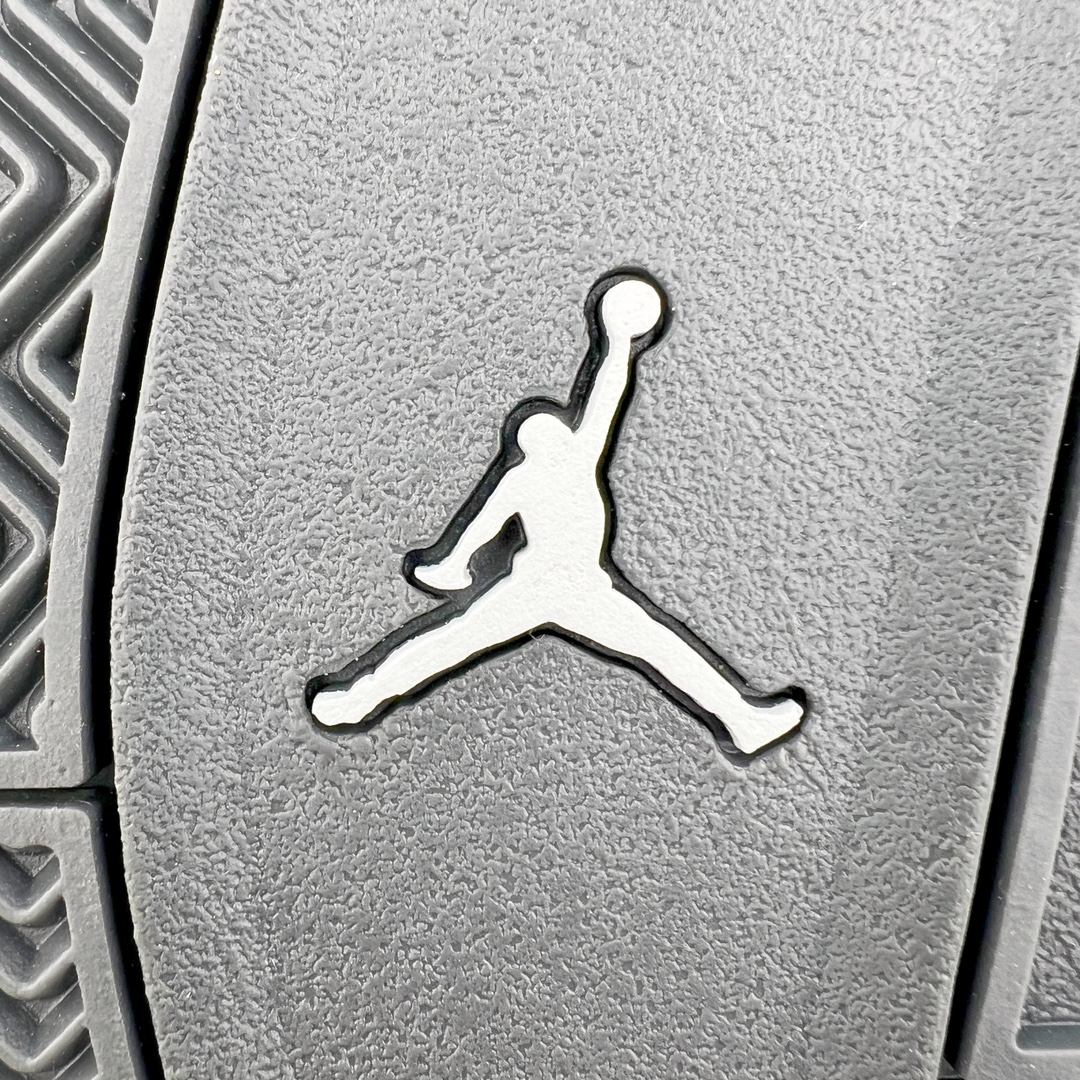 图片[10]-＃Y3纯原 Air Jordan AJ4 SE “Paris Olympics” 巴黎奥运会 FQ7928-001 市售天花板产物 耗时半年巨作 全套原纸板楦头开发 原厂特供皮料加持 确保原汁原味 完美呈现四代版型 一比一鞋头弧度高度鞋身弧度 数据细节工艺流程均保持原鞋一致 原厂TPU网格鞋带扣 正确内里网布 菱角分明不变形无多余毛边 柔软性质感一致于原鞋 市场唯一原厂鞋扣模具 背面可见隐藏注塑口 原厂织唛标 原厂飞人电绣工艺 尾指中部跳三针 独家绑鞋带手法 印刷中底布 四线拉帮 米色美纹纸贴合固定 进口港宝加持 后跟自然饱满 全鞋荧光划线卡点 追求极致完美 每一双都是工艺品 多重QC质检 超越公司货的品控标准 实实在在的免检产品 尺码：40.5 41 42 42.5 43 44 44.5 45 46 47.5 48.5-选品中心
