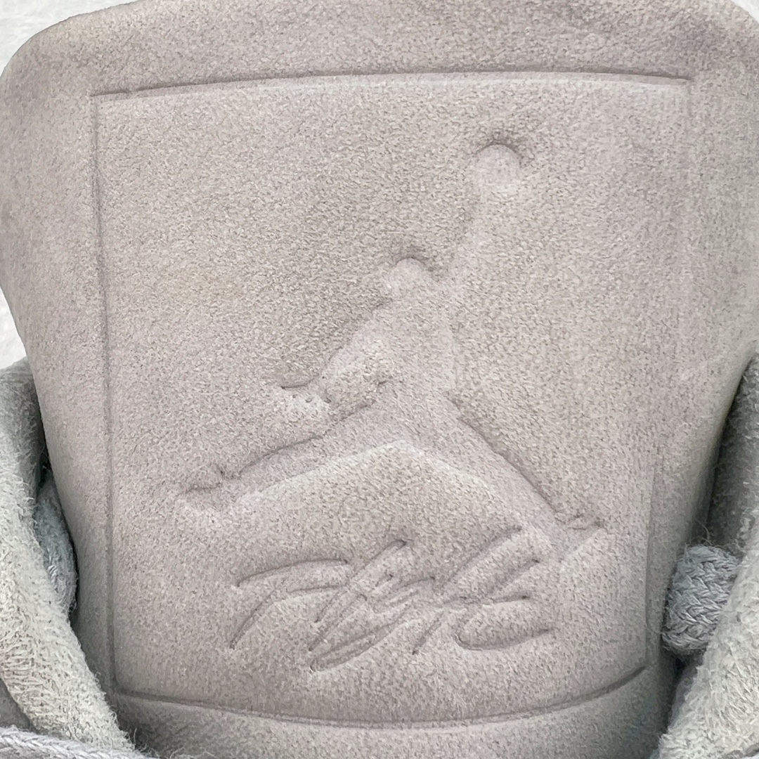 图片[20]-＃Y3纯原 Air Jordan AJ4 SE “Paris Olympics” 巴黎奥运会 FQ7928-001 市售天花板产物 耗时半年巨作 全套原纸板楦头开发 原厂特供皮料加持 确保原汁原味 完美呈现四代版型 一比一鞋头弧度高度鞋身弧度 数据细节工艺流程均保持原鞋一致 原厂TPU网格鞋带扣 正确内里网布 菱角分明不变形无多余毛边 柔软性质感一致于原鞋 市场唯一原厂鞋扣模具 背面可见隐藏注塑口 原厂织唛标 原厂飞人电绣工艺 尾指中部跳三针 独家绑鞋带手法 印刷中底布 四线拉帮 米色美纹纸贴合固定 进口港宝加持 后跟自然饱满 全鞋荧光划线卡点 追求极致完美 每一双都是工艺品 多重QC质检 超越公司货的品控标准 实实在在的免检产品 尺码：40.5 41 42 42.5 43 44 44.5 45 46 47.5 48.5-选品中心