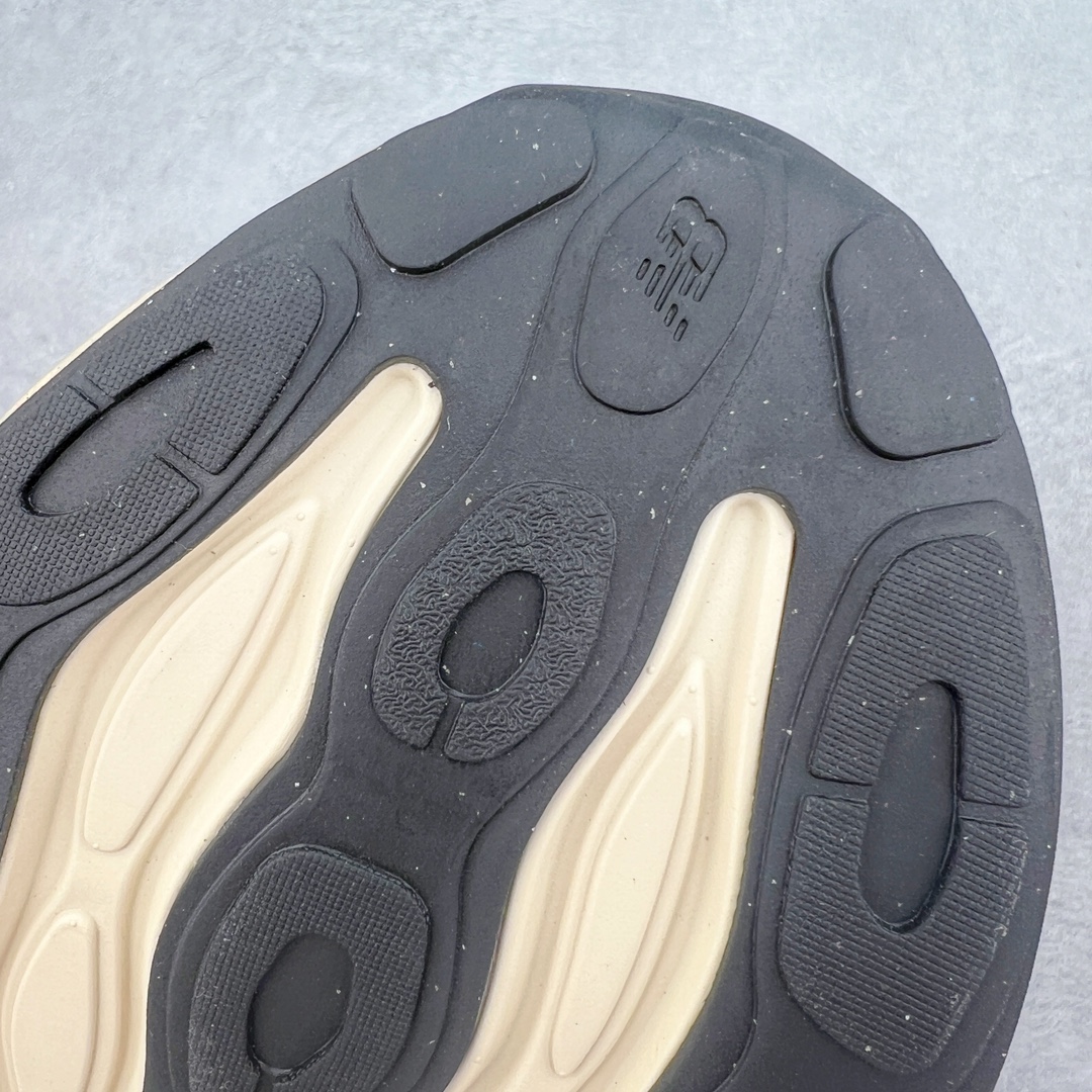 图片[16]-＃C版 New Balance Fresh Foam X Vongo NB新百伦 V5系列低帮轻量化厚底健身休闲运动慢跑鞋 原楦原纸版开发#采用一体式工程网眼鞋面及热熔Logo细节#中底嵌入Fresh Foam X 中底轻量化泡沫技术#组合防滑耐磨橡胶外底片❗️更厚更弹,NB舒适健步跑鞋!近赏｜无论是日常慢跑，还是City Walk，它都可轻松应对提起今年最流行的事情，想必在你所在的城市来一段City Walk，带给你久违的松弛感、治愈你柔软的需要的New Balance NB Vongo v5顶级稳定支撑跑鞋 | Vongo v5是New Balance顶级稳定支撑训练鞋，稳定性出色，功能强大，舒适度高。中底使用的是NB最新的Fresh Foam X泡棉，内嵌一款TPU板，增加稳定性。可以进行日常长距离训练。尺码：36 37 37.5 38 38.5 39.5 40 40.5 41.5 42 42.5 43 44 45-选品中心