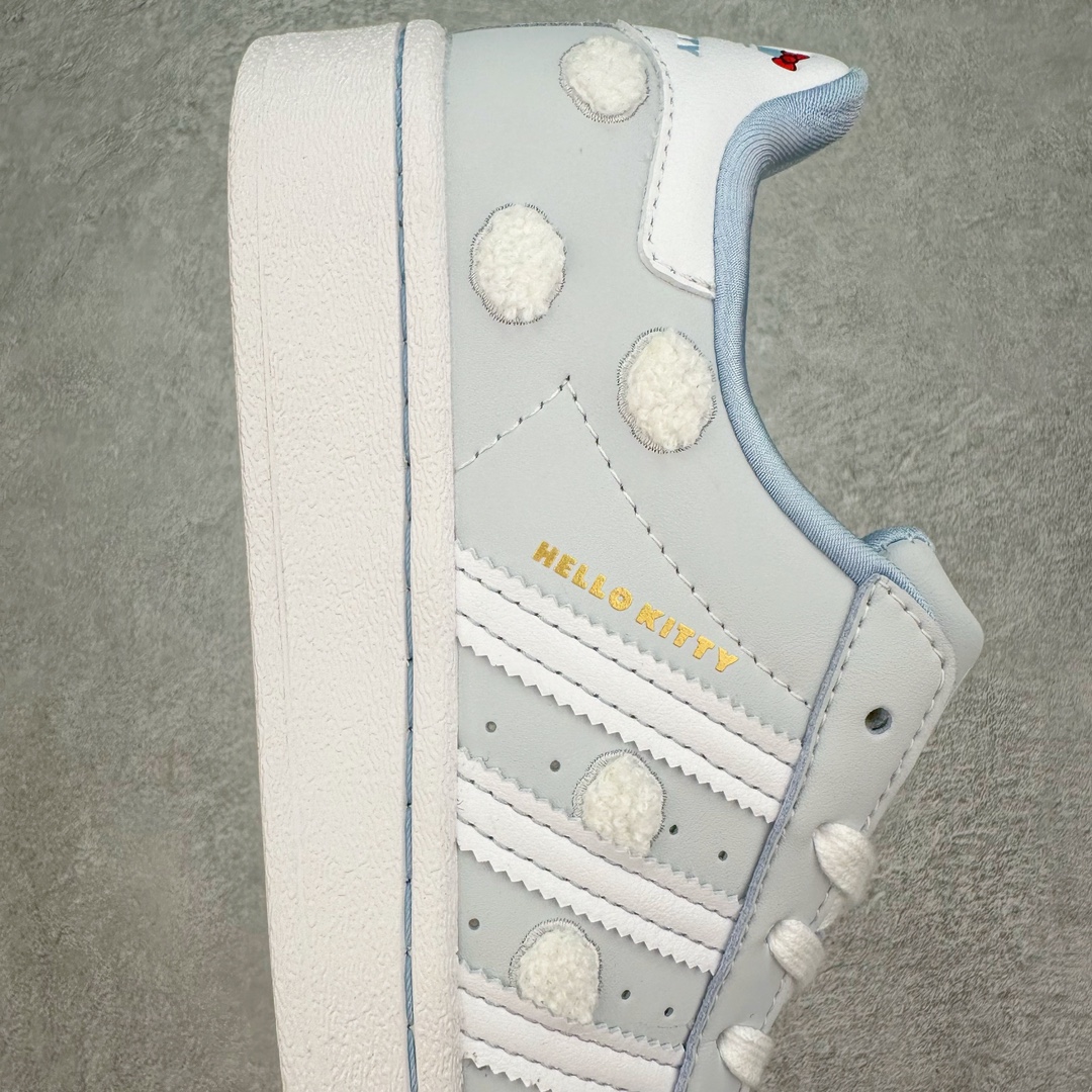 图片[6]-AD Originals Superstar 经典复古贝壳头板鞋 IF7021 诞生于1969年 是第一双将全皮面鞋 身与橡胶鞋头结合在一起的低帮篮球鞋 Superstar最开始 是作为高帮篮球鞋Pro Model的低帮版本而出现的 但因为其独特和醒目的橡胶鞋头造型而让大家熟知 被大家形象地称为\\\”shelltoe\\\”贝壳头 在70年代的美国职业篮球场上 接近3/4的NBA球员都将这双Superstar作为场上用鞋 80年代之后 经过不断的改良和发展 Superstar逐渐成为横跨时装、音乐、街头文化、休闲和运动等各大领域的时尚潮鞋 尺码：36 36.5 37 38 38.5 39 40 40.5 41 42 42.5 43 44 44.5 45-选品中心