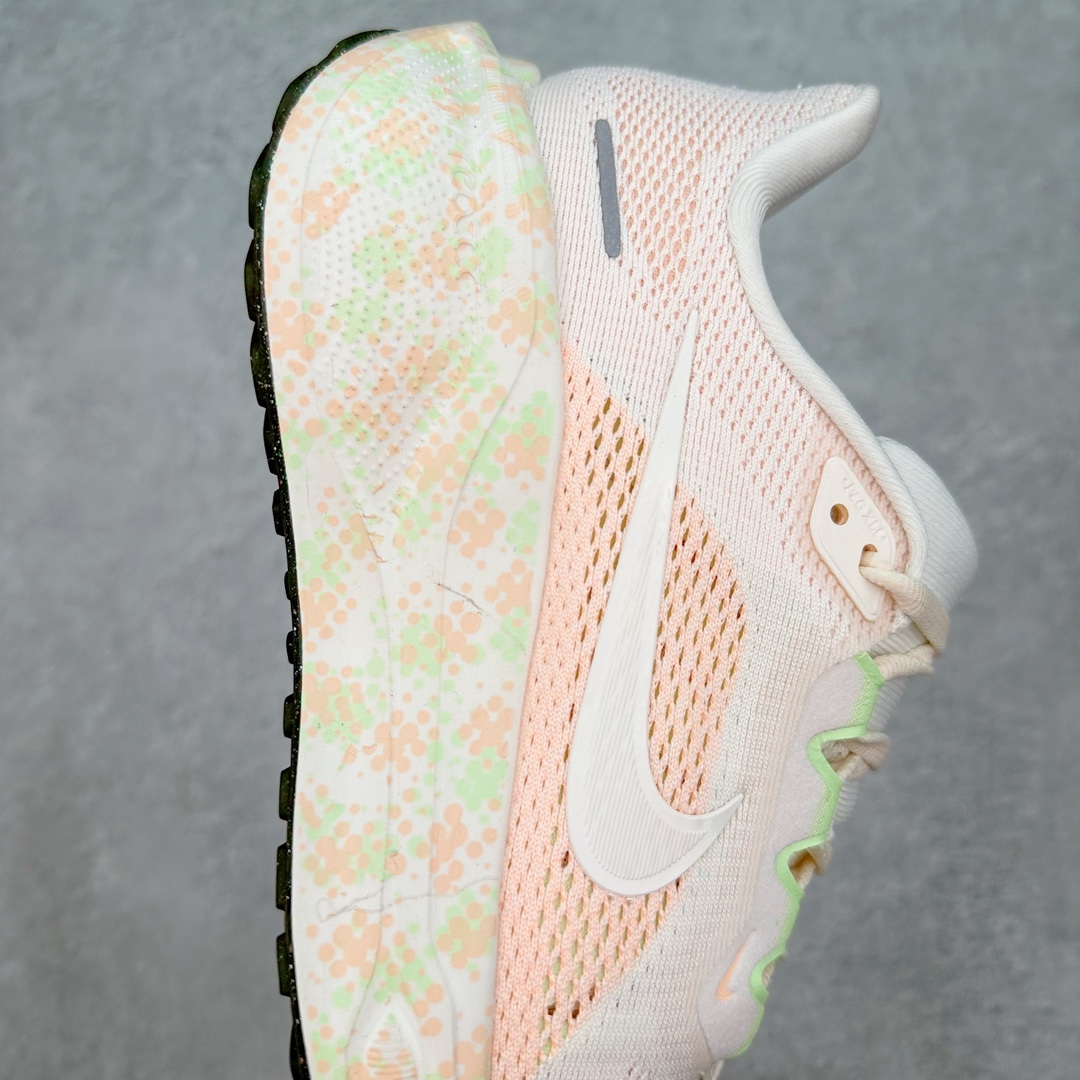 图片[6]-NK Zoom Pegasus 飞马41代马拉松系列网面透气缓震疾速跑鞋 拥有 Zoom Air 一如既往的稳定感和流畅感 鞋面采用工程网眼设计 为特定高热区域营造出色透气性 进一步增加鞋面的穿孔数量 让足部能够快速散热 中足搭配 Flywire 飞线 在高速运动时营造舒适稳定的贴合感 内置Zoon气垫加持 动力十足 货号：HM5539-133 尺码：36 36.5 37.5 38 38.5 39 40 40.5 41 42 42.5 43 44 44.5 45-选品中心