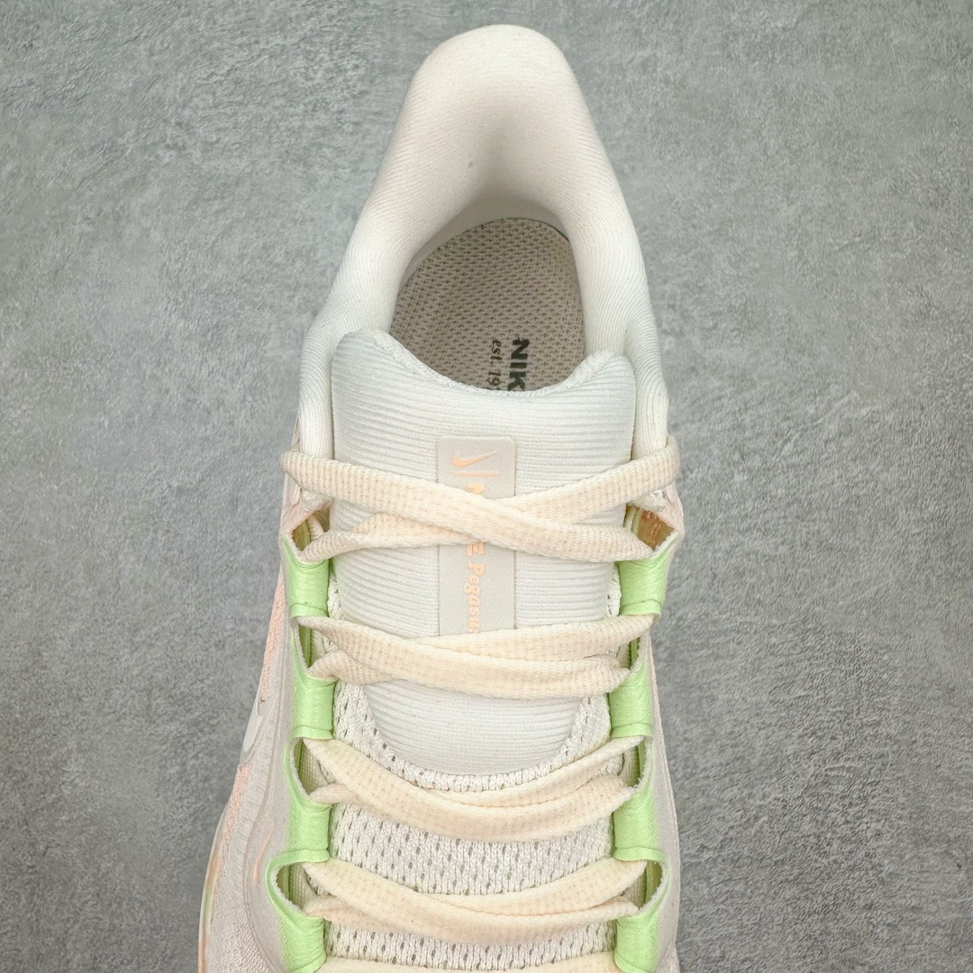 图片[5]-NK Zoom Pegasus 飞马41代马拉松系列网面透气缓震疾速跑鞋 拥有 Zoom Air 一如既往的稳定感和流畅感 鞋面采用工程网眼设计 为特定高热区域营造出色透气性 进一步增加鞋面的穿孔数量 让足部能够快速散热 中足搭配 Flywire 飞线 在高速运动时营造舒适稳定的贴合感 内置Zoon气垫加持 动力十足 货号：HM5539-133 尺码：36 36.5 37.5 38 38.5 39 40 40.5 41 42 42.5 43 44 44.5 45-选品中心