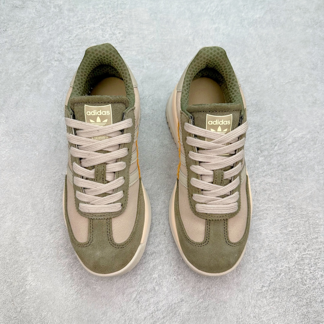 图片[2]-AD SL72 RS系列德训足球风百搭低帮休闲运动板鞋 IH5632 阿迪达斯Originals推出复古「T头鞋」造型的SL72鞋款复刻，有男女两款可选。男生款为SL72RS，鞋型挺立饱满，鞋底增加高度，采用麂皮与布面制作，符合复古氛围；女生款为SL72OGW，致敬经典款式，鞋身纤细，还原70年代设计，以绿色呈现，点缀金色细节。多款配色可选。「T 头鞋」这两年有多火大家见到了吧？明星、穿搭博主几乎人手一双，凭借复古味的外观，以及亲民的价格，同样成为了不少球鞋玩家日常上脚首选。近日 adidas Originals 将有「T 头鞋」造型的诞生于 1972 年的 SL72 鞋款复刻带回，各位买鞋又有新选择了。1972 年 SL72 问世后，引领了后来阿迪达斯的跑鞋发展方向，其中「SL」代表了 Super Light，彰显了产品轻便的特性。1972 年 SL72 问世后，引领了后来阿迪达斯的跑鞋发展方向，其中「SL」代表了 Super Light，彰显了产品轻便的特性。这次 adidas Originals 延续其轻质经典的基因，带来男女两款 SL72。男生款带来 SL72 RS 鞋型，RS 意为 Reshaped（重塑），鞋款在保留了经典的外观基础上，在尼龙材质里增加了填充物，使鞋型更加挺立和饱满，鞋头则更加圆润，鞋底的 EVA 材质则增加了鞋款的高度。女生款则带来 SL72 OG W 鞋型，OG 顾名思义则是致敬经典款式，相较于 RS（Reshaped）鞋款，鞋身更加纤细，其整体鞋身轮廓、线条、细节、材质上尊崇 70 年代 SL72 的设计，还原经典味道。尺码：36 36⅔ 37⅓ 38 38⅔ 39⅓ 40 40⅔ 41⅓ 42 42⅔ 43⅓ 44 44⅔ 45-选品中心