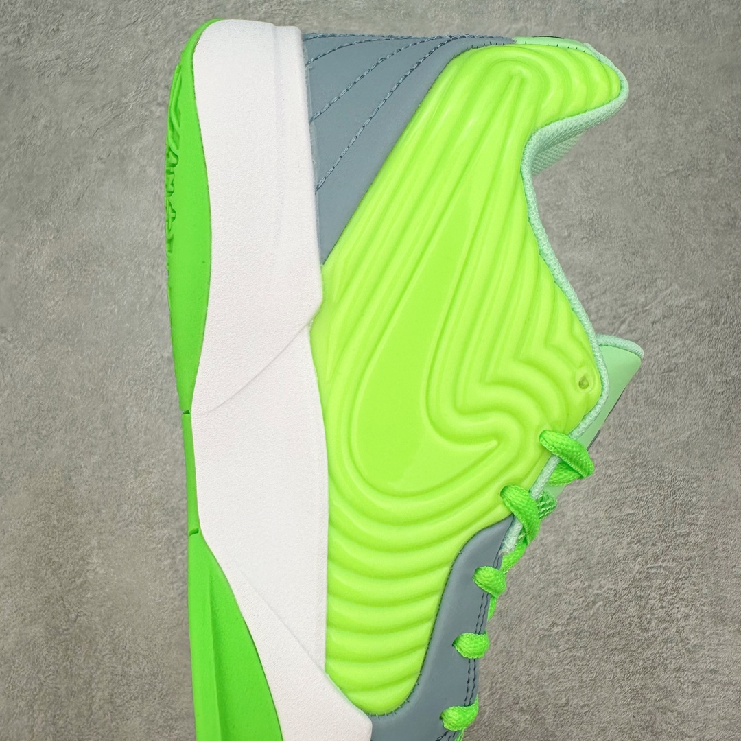 图片[6]-NK JA 1 莫兰特二代实战篮球鞋 JA2的设计语言并未发生翻天覆地的变化，但却在细节上做足了功夫。鞋面采用的大面积皮质材料，不仅提升了整体的质感，还为这双2代注入了浓郁的复古气息。环绕Swoosh标志的涟漪纹理，成为了JA2最吸引眼球的特征之一，犹如水面上轻轻荡漾的波纹，寓意着莫兰特在篮球场上的灵动与变幻。而后跟处保留的经典12：AM字样，搭配下方如贝壳般的线条设计，既是对一代的致敬，也是对未来的展望。这些细节无一不在诉说着，这不仅仅是一双篮球鞋，它是莫兰特篮球哲学的体现，是他在篮球之路上每一步的见证。尺码：40 40.5 41 42 42.5 43 44 44.5 45 46-选品中心