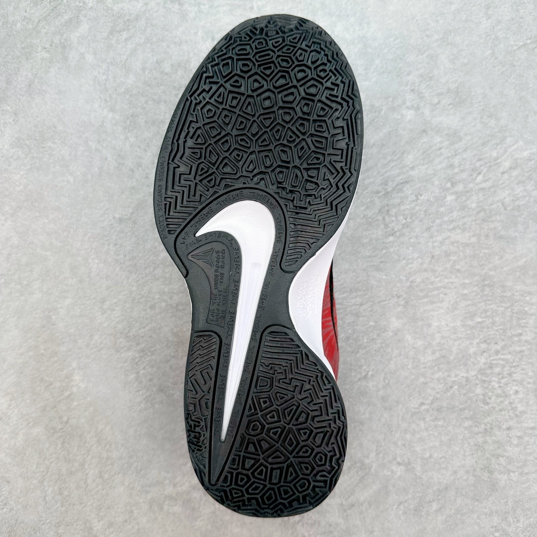 图片[9]-NK JA 1 莫兰特二代实战篮球鞋 JA2的设计语言并未发生翻天覆地的变化，但却在细节上做足了功夫。鞋面采用的大面积皮质材料，不仅提升了整体的质感，还为这双2代注入了浓郁的复古气息。环绕Swoosh标志的涟漪纹理，成为了JA2最吸引眼球的特征之一，犹如水面上轻轻荡漾的波纹，寓意着莫兰特在篮球场上的灵动与变幻。而后跟处保留的经典12：AM字样，搭配下方如贝壳般的线条设计，既是对一代的致敬，也是对未来的展望。这些细节无一不在诉说着，这不仅仅是一双篮球鞋，它是莫兰特篮球哲学的体现，是他在篮球之路上每一步的见证。尺码：40 40.5 41 42 42.5 43 44 44.5 45 46-选品中心