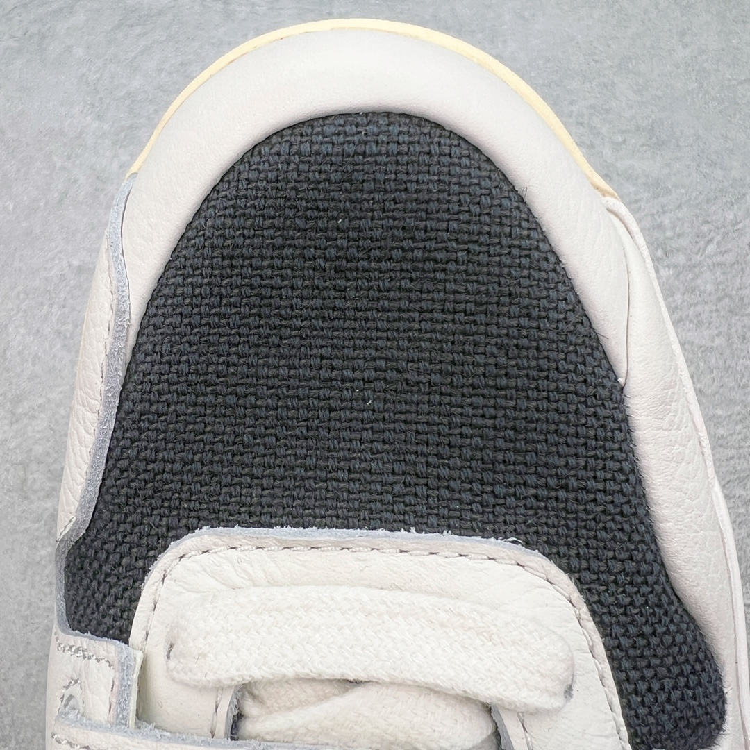 图片[18]-＃Y3纯原 Travis Scott x Jordan AJ Cut The Check TS倒钩联名魔术贴篮球鞋 白黑红 FZ8117-101 注意默认配原盒盒子配套布袋不用加钱 退货丢失扣30元 原厂全套原楦原纸板冲刀磨具开发 原厂皮料加持 原厂港宝加持定型后跟R度完美 同源原厂电绣 鬼脸飞翼针数密度立体效果一致 百分百一致原鞋 原厂拉帮工艺 针距密度一致 后跟弧度收口自然不对折 极致一眼正品既视感 进口玻璃冲刀皮料裁剪零毛边 全鞋电脑针车工艺 品控清洁度最高QC检验标准 免检产品 原厂订购鞋盒、布袋、鞋标、防尘纸、鞋撑、鞋带 追求极致的原厂味道 配色方面采用白色为基础 搭配棕色框架呈现 完美还原了初代倒钩的配色设计 细节方面 标志性的反钩Swoosh采用米色点缀 鞋面还带有特殊的魔术贴细节 此外在鞋舌、后跟部分均带有Cactus Jack厂牌Logo 彰显鞋款特殊身份 尺码：36 36.5 37.5 38 38.5 39 40 40.5 41 42 42.5 43 44 44.5 45 46 47.5 48.5-选品中心