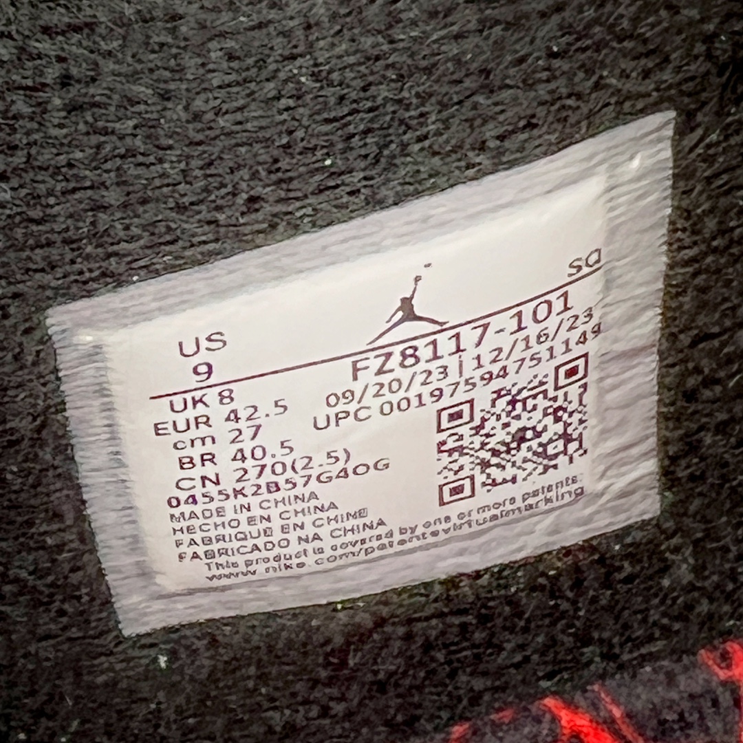 图片[12]-＃Y3纯原 Travis Scott x Jordan AJ Cut The Check TS倒钩联名魔术贴篮球鞋 白黑红 FZ8117-101 注意默认配原盒盒子配套布袋不用加钱 退货丢失扣30元 原厂全套原楦原纸板冲刀磨具开发 原厂皮料加持 原厂港宝加持定型后跟R度完美 同源原厂电绣 鬼脸飞翼针数密度立体效果一致 百分百一致原鞋 原厂拉帮工艺 针距密度一致 后跟弧度收口自然不对折 极致一眼正品既视感 进口玻璃冲刀皮料裁剪零毛边 全鞋电脑针车工艺 品控清洁度最高QC检验标准 免检产品 原厂订购鞋盒、布袋、鞋标、防尘纸、鞋撑、鞋带 追求极致的原厂味道 配色方面采用白色为基础 搭配棕色框架呈现 完美还原了初代倒钩的配色设计 细节方面 标志性的反钩Swoosh采用米色点缀 鞋面还带有特殊的魔术贴细节 此外在鞋舌、后跟部分均带有Cactus Jack厂牌Logo 彰显鞋款特殊身份 尺码：36 36.5 37.5 38 38.5 39 40 40.5 41 42 42.5 43 44 44.5 45 46 47.5 48.5-选品中心