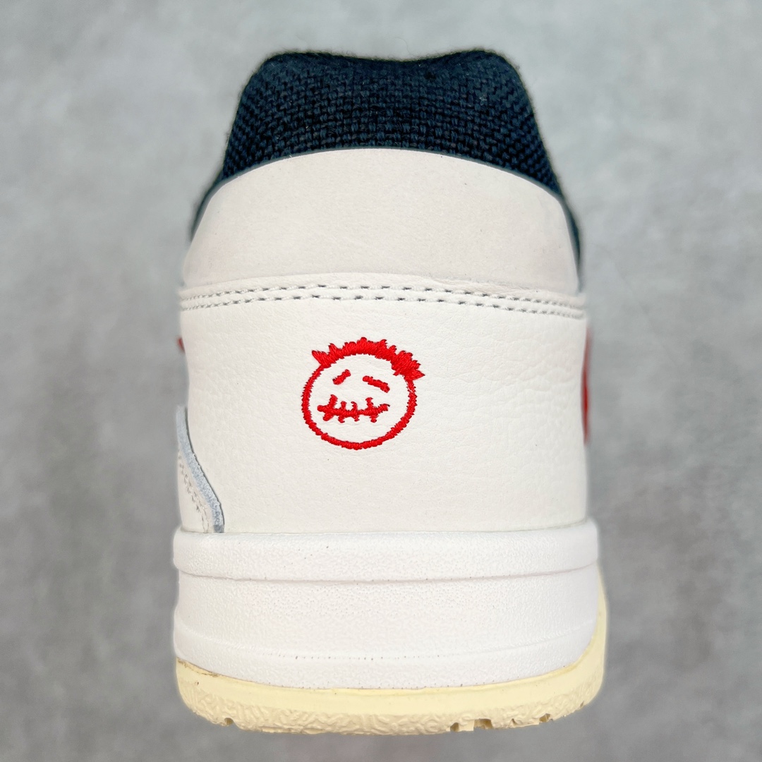 图片[8]-＃Y3纯原 Travis Scott x Jordan AJ Cut The Check TS倒钩联名魔术贴篮球鞋 白黑红 FZ8117-101 注意默认配原盒盒子配套布袋不用加钱 退货丢失扣30元 原厂全套原楦原纸板冲刀磨具开发 原厂皮料加持 原厂港宝加持定型后跟R度完美 同源原厂电绣 鬼脸飞翼针数密度立体效果一致 百分百一致原鞋 原厂拉帮工艺 针距密度一致 后跟弧度收口自然不对折 极致一眼正品既视感 进口玻璃冲刀皮料裁剪零毛边 全鞋电脑针车工艺 品控清洁度最高QC检验标准 免检产品 原厂订购鞋盒、布袋、鞋标、防尘纸、鞋撑、鞋带 追求极致的原厂味道 配色方面采用白色为基础 搭配棕色框架呈现 完美还原了初代倒钩的配色设计 细节方面 标志性的反钩Swoosh采用米色点缀 鞋面还带有特殊的魔术贴细节 此外在鞋舌、后跟部分均带有Cactus Jack厂牌Logo 彰显鞋款特殊身份 尺码：36 36.5 37.5 38 38.5 39 40 40.5 41 42 42.5 43 44 44.5 45 46 47.5 48.5-选品中心