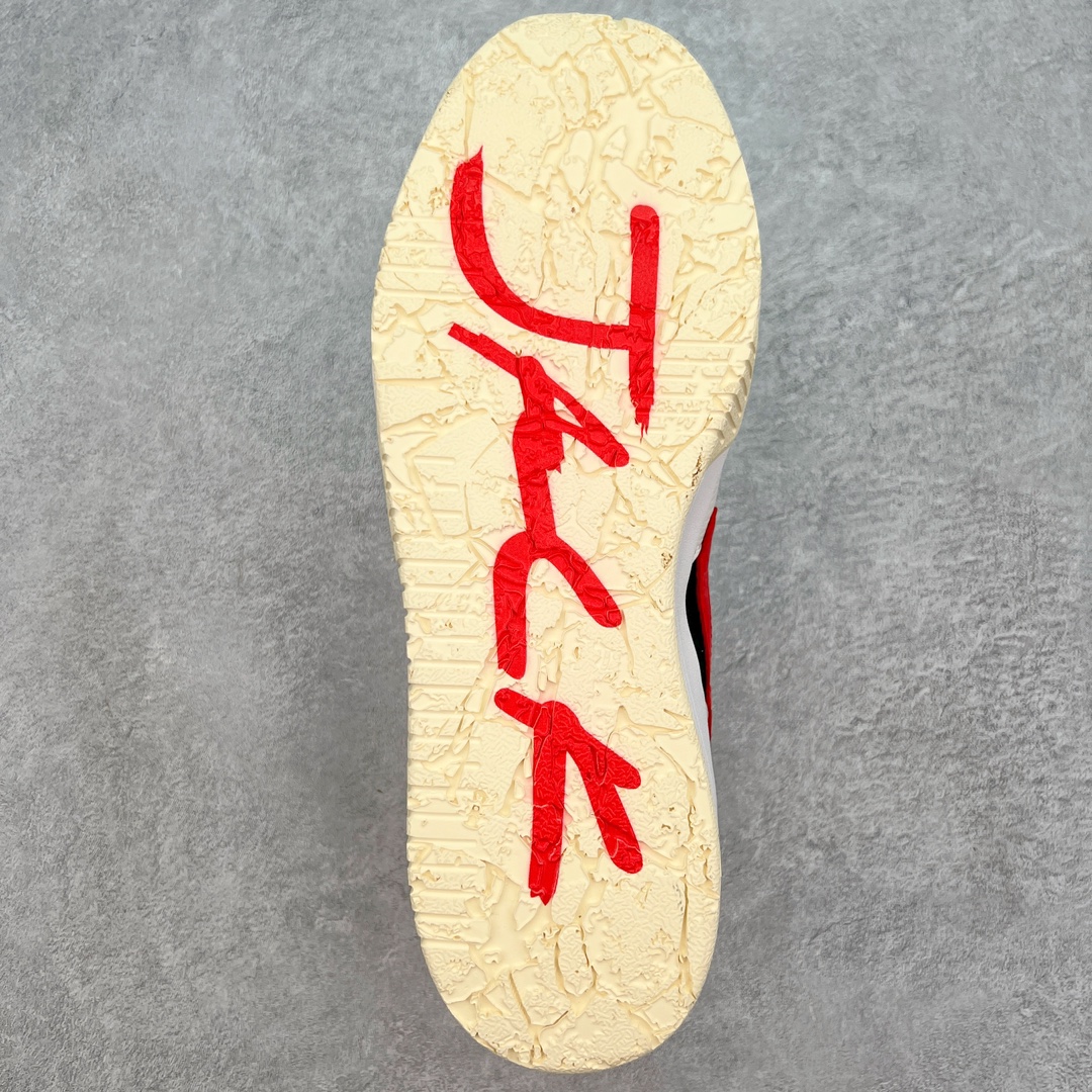 图片[9]-＃Y3纯原 Travis Scott x Jordan AJ Cut The Check TS倒钩联名魔术贴篮球鞋 白黑红 FZ8117-101 注意默认配原盒盒子配套布袋不用加钱 退货丢失扣30元 原厂全套原楦原纸板冲刀磨具开发 原厂皮料加持 原厂港宝加持定型后跟R度完美 同源原厂电绣 鬼脸飞翼针数密度立体效果一致 百分百一致原鞋 原厂拉帮工艺 针距密度一致 后跟弧度收口自然不对折 极致一眼正品既视感 进口玻璃冲刀皮料裁剪零毛边 全鞋电脑针车工艺 品控清洁度最高QC检验标准 免检产品 原厂订购鞋盒、布袋、鞋标、防尘纸、鞋撑、鞋带 追求极致的原厂味道 配色方面采用白色为基础 搭配棕色框架呈现 完美还原了初代倒钩的配色设计 细节方面 标志性的反钩Swoosh采用米色点缀 鞋面还带有特殊的魔术贴细节 此外在鞋舌、后跟部分均带有Cactus Jack厂牌Logo 彰显鞋款特殊身份 尺码：36 36.5 37.5 38 38.5 39 40 40.5 41 42 42.5 43 44 44.5 45 46 47.5 48.5-选品中心