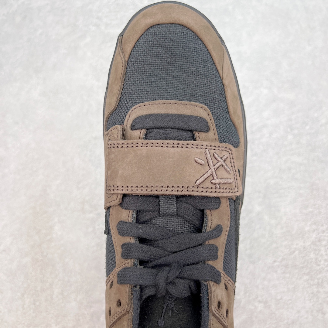 图片[4]-＃Y3纯原 Travis Scott x Jordan AJ Cut The Check TS倒钩联名魔术贴篮球鞋 黑棕 FZ8117-204 注意默认配原盒盒子配套布袋不用加钱 退货丢失扣30元 原厂全套原楦原纸板冲刀磨具开发 原厂皮料加持 原厂港宝加持定型后跟R度完美 同源原厂电绣 鬼脸飞翼针数密度立体效果一致 百分百一致原鞋 原厂拉帮工艺 针距密度一致 后跟弧度收口自然不对折 极致一眼正品既视感 进口玻璃冲刀皮料裁剪零毛边 全鞋电脑针车工艺 品控清洁度最高QC检验标准 免检产品 原厂订购鞋盒、布袋、鞋标、防尘纸、鞋撑、鞋带 追求极致的原厂味道 配色方面采用白色为基础 搭配棕色框架呈现 完美还原了初代倒钩的配色设计 细节方面 标志性的反钩Swoosh采用米色点缀 鞋面还带有特殊的魔术贴细节 此外在鞋舌、后跟部分均带有Cactus Jack厂牌Logo 彰显鞋款特殊身份 尺码：36 36.5 37.5 38 38.5 39 40 40.5 41 42 42.5 43 44 44.5 45 46 47.5 48.5-选品中心