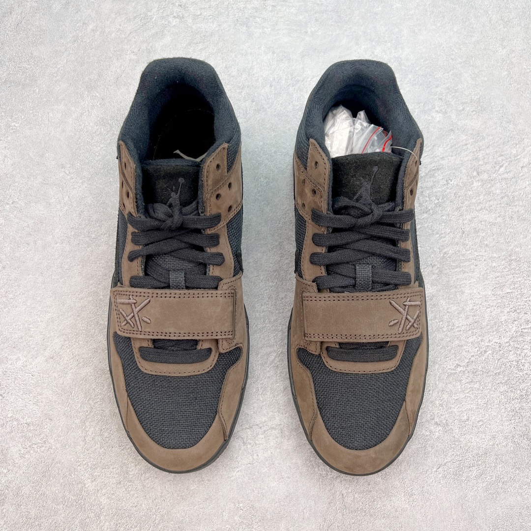 图片[2]-＃Y3纯原 Travis Scott x Jordan AJ Cut The Check TS倒钩联名魔术贴篮球鞋 黑棕 FZ8117-204 注意默认配原盒盒子配套布袋不用加钱 退货丢失扣30元 原厂全套原楦原纸板冲刀磨具开发 原厂皮料加持 原厂港宝加持定型后跟R度完美 同源原厂电绣 鬼脸飞翼针数密度立体效果一致 百分百一致原鞋 原厂拉帮工艺 针距密度一致 后跟弧度收口自然不对折 极致一眼正品既视感 进口玻璃冲刀皮料裁剪零毛边 全鞋电脑针车工艺 品控清洁度最高QC检验标准 免检产品 原厂订购鞋盒、布袋、鞋标、防尘纸、鞋撑、鞋带 追求极致的原厂味道 配色方面采用白色为基础 搭配棕色框架呈现 完美还原了初代倒钩的配色设计 细节方面 标志性的反钩Swoosh采用米色点缀 鞋面还带有特殊的魔术贴细节 此外在鞋舌、后跟部分均带有Cactus Jack厂牌Logo 彰显鞋款特殊身份 尺码：36 36.5 37.5 38 38.5 39 40 40.5 41 42 42.5 43 44 44.5 45 46 47.5 48.5-选品中心