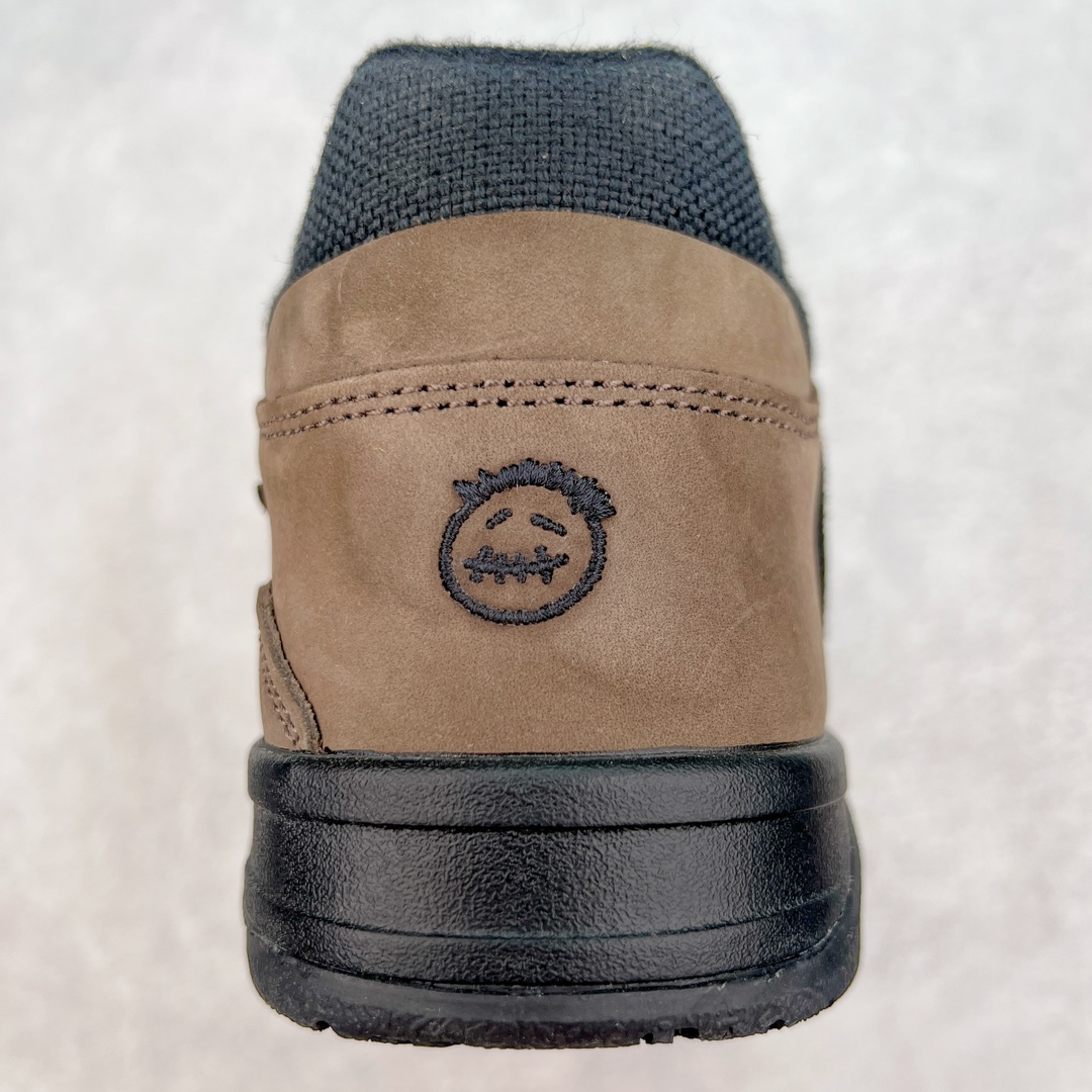 图片[8]-＃Y3纯原 Travis Scott x Jordan AJ Cut The Check TS倒钩联名魔术贴篮球鞋 黑棕 FZ8117-204 注意默认配原盒盒子配套布袋不用加钱 退货丢失扣30元 原厂全套原楦原纸板冲刀磨具开发 原厂皮料加持 原厂港宝加持定型后跟R度完美 同源原厂电绣 鬼脸飞翼针数密度立体效果一致 百分百一致原鞋 原厂拉帮工艺 针距密度一致 后跟弧度收口自然不对折 极致一眼正品既视感 进口玻璃冲刀皮料裁剪零毛边 全鞋电脑针车工艺 品控清洁度最高QC检验标准 免检产品 原厂订购鞋盒、布袋、鞋标、防尘纸、鞋撑、鞋带 追求极致的原厂味道 配色方面采用白色为基础 搭配棕色框架呈现 完美还原了初代倒钩的配色设计 细节方面 标志性的反钩Swoosh采用米色点缀 鞋面还带有特殊的魔术贴细节 此外在鞋舌、后跟部分均带有Cactus Jack厂牌Logo 彰显鞋款特殊身份 尺码：36 36.5 37.5 38 38.5 39 40 40.5 41 42 42.5 43 44 44.5 45 46 47.5 48.5-选品中心