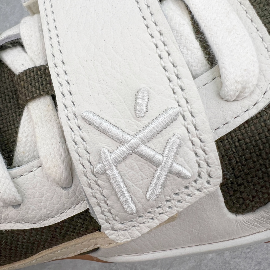 图片[12]-＃Y3纯原 Travis Scott x Jordan AJ Cut The Check TS倒钩联名魔术贴篮球鞋 军绿白 FZ8117-100 注意默认配原盒盒子配套布袋不用加钱 退货丢失扣30元 原厂全套原楦原纸板冲刀磨具开发 原厂皮料加持 原厂港宝加持定型后跟R度完美 同源原厂电绣 鬼脸飞翼针数密度立体效果一致 百分百一致原鞋 原厂拉帮工艺 针距密度一致 后跟弧度收口自然不对折 极致一眼正品既视感 进口玻璃冲刀皮料裁剪零毛边 全鞋电脑针车工艺 品控清洁度最高QC检验标准 免检产品 原厂订购鞋盒、布袋、鞋标、防尘纸、鞋撑、鞋带 追求极致的原厂味道 配色方面采用白色为基础 搭配棕色框架呈现 完美还原了初代倒钩的配色设计 细节方面 标志性的反钩Swoosh采用米色点缀 鞋面还带有特殊的魔术贴细节 此外在鞋舌、后跟部分均带有Cactus Jack厂牌Logo 彰显鞋款特殊身份 尺码：36 36.5 37.5 38 38.5 39 40 40.5 41 42 42.5 43 44 44.5 45 46 47.5 48.5-选品中心