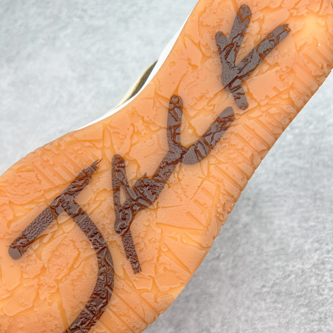 图片[9]-＃Y3纯原 Travis Scott x Jordan AJ Cut The Check TS倒钩联名魔术贴篮球鞋 军绿白 FZ8117-100 注意默认配原盒盒子配套布袋不用加钱 退货丢失扣30元 原厂全套原楦原纸板冲刀磨具开发 原厂皮料加持 原厂港宝加持定型后跟R度完美 同源原厂电绣 鬼脸飞翼针数密度立体效果一致 百分百一致原鞋 原厂拉帮工艺 针距密度一致 后跟弧度收口自然不对折 极致一眼正品既视感 进口玻璃冲刀皮料裁剪零毛边 全鞋电脑针车工艺 品控清洁度最高QC检验标准 免检产品 原厂订购鞋盒、布袋、鞋标、防尘纸、鞋撑、鞋带 追求极致的原厂味道 配色方面采用白色为基础 搭配棕色框架呈现 完美还原了初代倒钩的配色设计 细节方面 标志性的反钩Swoosh采用米色点缀 鞋面还带有特殊的魔术贴细节 此外在鞋舌、后跟部分均带有Cactus Jack厂牌Logo 彰显鞋款特殊身份 尺码：36 36.5 37.5 38 38.5 39 40 40.5 41 42 42.5 43 44 44.5 45 46 47.5 48.5-选品中心