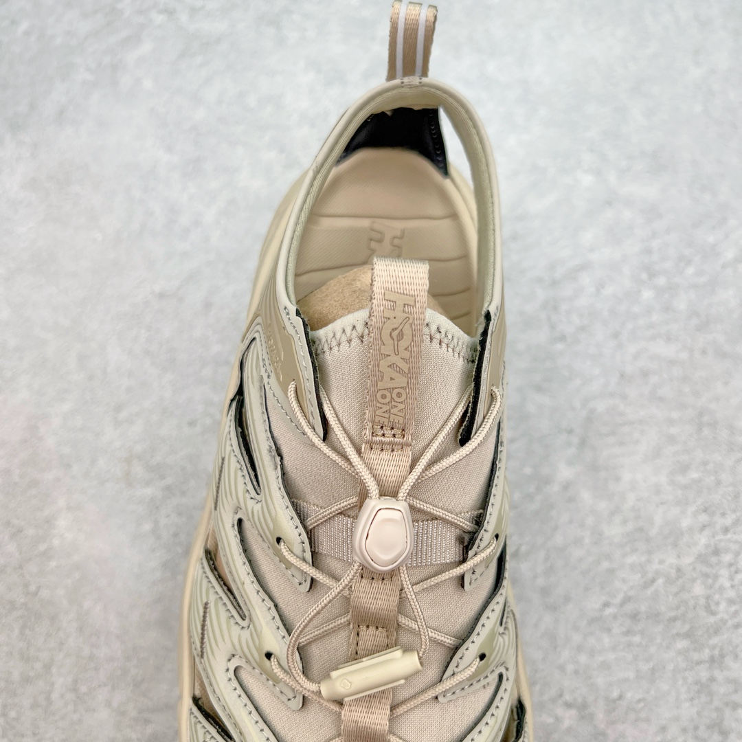 图片[5]-＃HK纯原 HOKA One One Hopara Sandals 霍帕拉系列水路两用溯溪涉水休闲户外露营凉鞋 作为先锋品牌的 HOKA ONE ONE总是以独特的方式 HOPA RA是一款溯溪鞋 又名排水鞋 可长期用于涉水和溯溪 保护脚底和脚趾的安全和舒适 鞋面材料速干 透气 耐磨 鞋底防滑 耐磨 抓地能力强 出于安全考虑 设计要求较高 涉水溯溪过程中 水 泥沙 可以直接从鞋内大孔排出 细纹鞋底使在岩石上抓地能力强 避免打滑 而上路后 鞋面具有快干透气等优点 尺码：36 36.5 37.5 38 39 40 40.5 41 42 42.5 43 44 45-选品中心