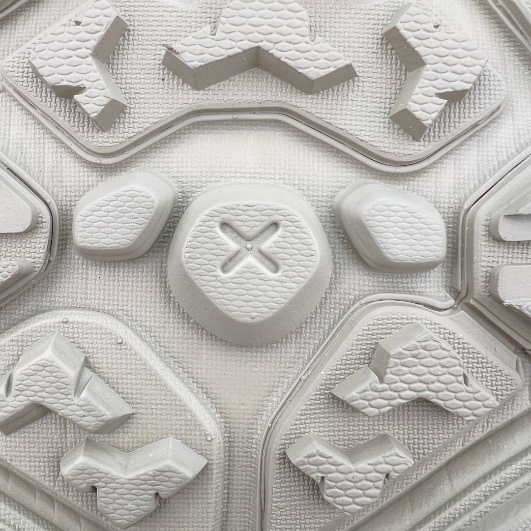 图片[18]-＃HK纯原 HOKA One One Hopara Sandals 霍帕拉系列水路两用溯溪涉水休闲户外露营凉鞋 作为先锋品牌的 HOKA ONE ONE总是以独特的方式 HOPA RA是一款溯溪鞋 又名排水鞋 可长期用于涉水和溯溪 保护脚底和脚趾的安全和舒适 鞋面材料速干 透气 耐磨 鞋底防滑 耐磨 抓地能力强 出于安全考虑 设计要求较高 涉水溯溪过程中 水 泥沙 可以直接从鞋内大孔排出 细纹鞋底使在岩石上抓地能力强 避免打滑 而上路后 鞋面具有快干透气等优点 尺码：36 36.5 37.5 38 39 40 40.5 41 42 42.5 43 44 45-选品中心