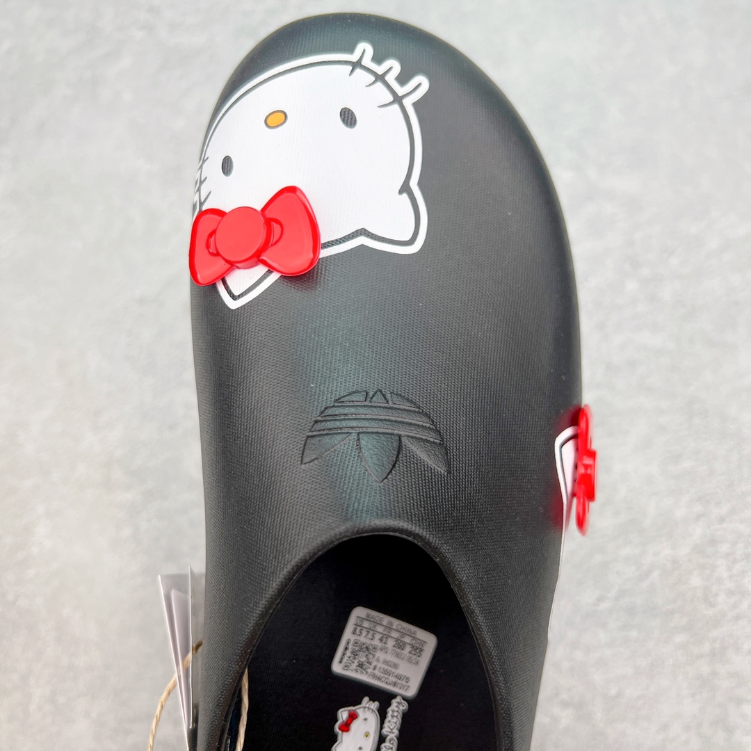 图片[8]-＃H11 AD Originals AdiFOM Stan Smith Mule 防滑耐磨轻便运动凉鞋穆勒厨师鞋 Hallo kitty 黑色 IH0280 重金购入原鞋及原档案磨具生产指令开发 鞋头部位凹凸有致 横向大面积波浪纹理 后跟Logo 凹凸明显 轮廓分明 描漆定位精准 公整无偏差不溢出 LOGO内侧钢印清晰工整 原厂磨具全鞋无多余毛边 同源公司EVA粒子环保塑料 原厂指令配方 无任何异味 弹性卡色均保持原鞋一致 匠心打造 鞋口弧度大小 鞋面色泽质感同步原鞋 LOGO内侧钢印清晰工整 中底部分带原厂钢印编号 原厂Ortholite欧斯莱鞋垫 区别掉渣海玻璃鞋垫 吸汗防臭的效果无法相提并论 原厂定制原标 同比ZP 符合人体设计 轻松脚感 一穿即走 这款拖鞋旨在致敬经典的Stan Smith 简约鞋面和后跟细节灵感源于原版 并通过厚实的比例和超光滑的触感 带来现代风格的革新 采用含有甘蔗制成的泡沫材料 心系环保 摆脱绑带或鞋带束缚 易于穿脱 保持舒适 采用天然可再生材料 旨在帮助减少塑料污染 偏小一码 尺码：36 37 38 39 40 41 42 43 44-选品中心