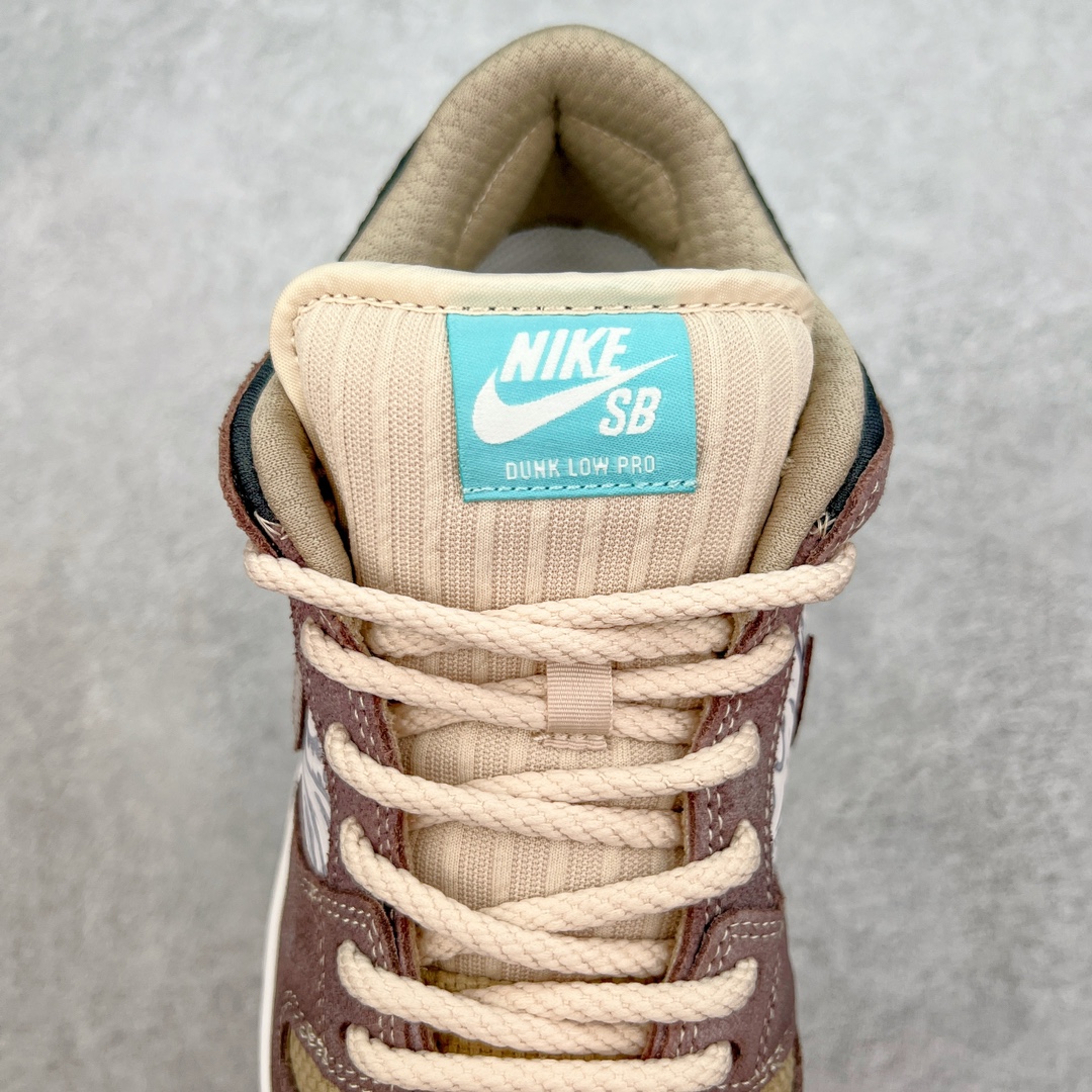 图片[5]-＃S2纯原 NK SB Dunk Low \\\”Big Money Savings\\\” 棕灰 货号：FZ3129-200 该鞋款整体以大地色为主色调，鞋面采用帆布、麂皮、织物等多种材质拼接打造，营造出\\\”What The\\\”氛围。质感方面绝对没得说！鞋身中部采用银色呈现，并带有特殊的花卉纹路细节，营造出奢华的氛围。Swoosh似乎也采用了\\\”裂纹\\\”工艺打造。鞋带部分采用了特殊的麻质编织工艺设计，为鞋款带来一丝粗犷的感觉，鞋舌标签部分则以蒂芙尼蓝色点缀。鞋舌内侧还带有特殊的促销购物小票，上面印有\\\”BIG MONEY SAVINGS\\\”（大减价）等字样，与鞋款主题相呼应。 尺码：36 36.5 37.5 38 38.5 39 40 40.5 41 42 42.5 43 44 44.5 45 46 47.5-选品中心