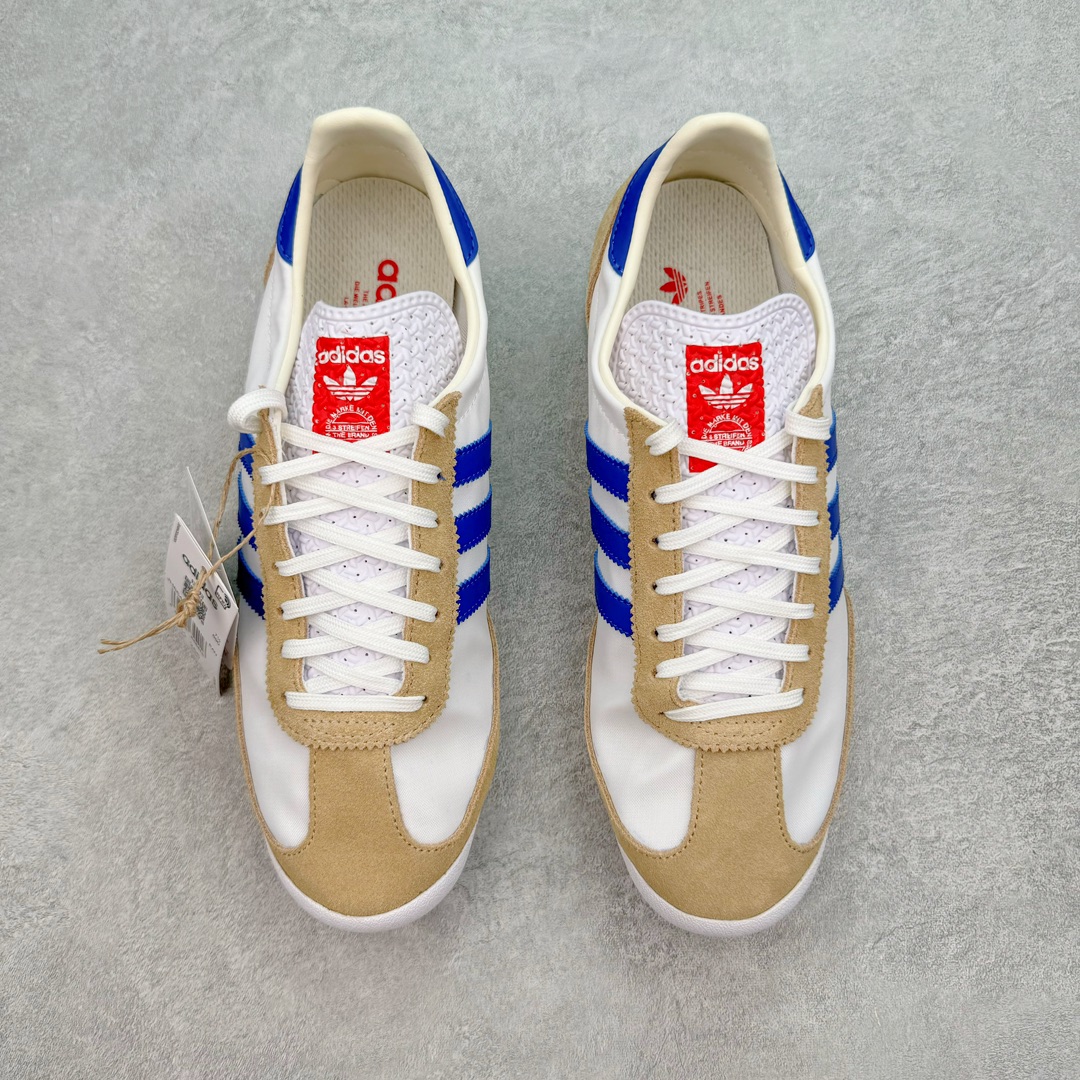 图片[2]-＃MF AD Wmns SL72 OG 系列德训足球风百搭低帮休闲运动板鞋 JH8647 Originals推出复古「T头鞋」造型的SL72鞋款复刻，有男女两款可选。男生款为SL72RS，鞋型挺立饱满，鞋底增加高度，采用麂皮与布面制作，符合复古氛围；女生款为SL72OGW，致敬经典款式，鞋身纤细，还原70年代设计，以绿色呈现，点缀金色细节。多款配色可选。「T 头鞋」这两年有多火大家见到了吧？明星、穿搭博主几乎人手一双，凭借复古味的外观，以及亲民的价格，同样成为了不少球鞋玩家日常上脚首选。近日 adidas Originals 将有「T 头鞋」造型的诞生于 1972 年的 SL72 鞋款复刻带回，各位买鞋又有新选择了。1972 年 SL72 问世后，引领了后来阿迪达斯的跑鞋发展方向，其中「SL」代表了 Super Light，彰显了产品轻便的特性。1972 年 SL72 问世后，引领了后来阿迪达斯的跑鞋发展方向，其中「SL」代表了 Super Light，彰显了产品轻便的特性。这次 adidas Originals 延续其轻质经典的基因，带来男女两款 SL72。男生款带来 SL72 RS 鞋型，RS 意为 Reshaped（重塑），鞋款在保留了经典的外观基础上，在尼龙材质里增加了填充物，使鞋型更加挺立和饱满，鞋头则更加圆润，鞋底的 EVA 材质则增加了鞋款的高度。女生款则带来 SL72 OG W 鞋型，OG 顾名思义则是致敬经典款式，相较于 RS（Reshaped）鞋款，鞋身更加纤细，其整体鞋身轮廓、线条、细节、材质上尊崇 70 年代 SL72 的设计，还原经典味道。尺码：36 36⅔ 37⅓ 38 38⅔ 39⅓ 40 40⅔ 41⅓ 42 42⅔ 43⅓ 44 44⅔ 45-选品中心