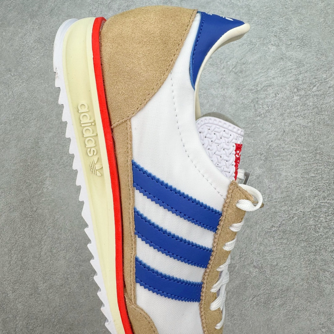 图片[6]-＃MF AD Wmns SL72 OG 系列德训足球风百搭低帮休闲运动板鞋 JH8647 Originals推出复古「T头鞋」造型的SL72鞋款复刻，有男女两款可选。男生款为SL72RS，鞋型挺立饱满，鞋底增加高度，采用麂皮与布面制作，符合复古氛围；女生款为SL72OGW，致敬经典款式，鞋身纤细，还原70年代设计，以绿色呈现，点缀金色细节。多款配色可选。「T 头鞋」这两年有多火大家见到了吧？明星、穿搭博主几乎人手一双，凭借复古味的外观，以及亲民的价格，同样成为了不少球鞋玩家日常上脚首选。近日 adidas Originals 将有「T 头鞋」造型的诞生于 1972 年的 SL72 鞋款复刻带回，各位买鞋又有新选择了。1972 年 SL72 问世后，引领了后来阿迪达斯的跑鞋发展方向，其中「SL」代表了 Super Light，彰显了产品轻便的特性。1972 年 SL72 问世后，引领了后来阿迪达斯的跑鞋发展方向，其中「SL」代表了 Super Light，彰显了产品轻便的特性。这次 adidas Originals 延续其轻质经典的基因，带来男女两款 SL72。男生款带来 SL72 RS 鞋型，RS 意为 Reshaped（重塑），鞋款在保留了经典的外观基础上，在尼龙材质里增加了填充物，使鞋型更加挺立和饱满，鞋头则更加圆润，鞋底的 EVA 材质则增加了鞋款的高度。女生款则带来 SL72 OG W 鞋型，OG 顾名思义则是致敬经典款式，相较于 RS（Reshaped）鞋款，鞋身更加纤细，其整体鞋身轮廓、线条、细节、材质上尊崇 70 年代 SL72 的设计，还原经典味道。尺码：36 36⅔ 37⅓ 38 38⅔ 39⅓ 40 40⅔ 41⅓ 42 42⅔ 43⅓ 44 44⅔ 45-选品中心