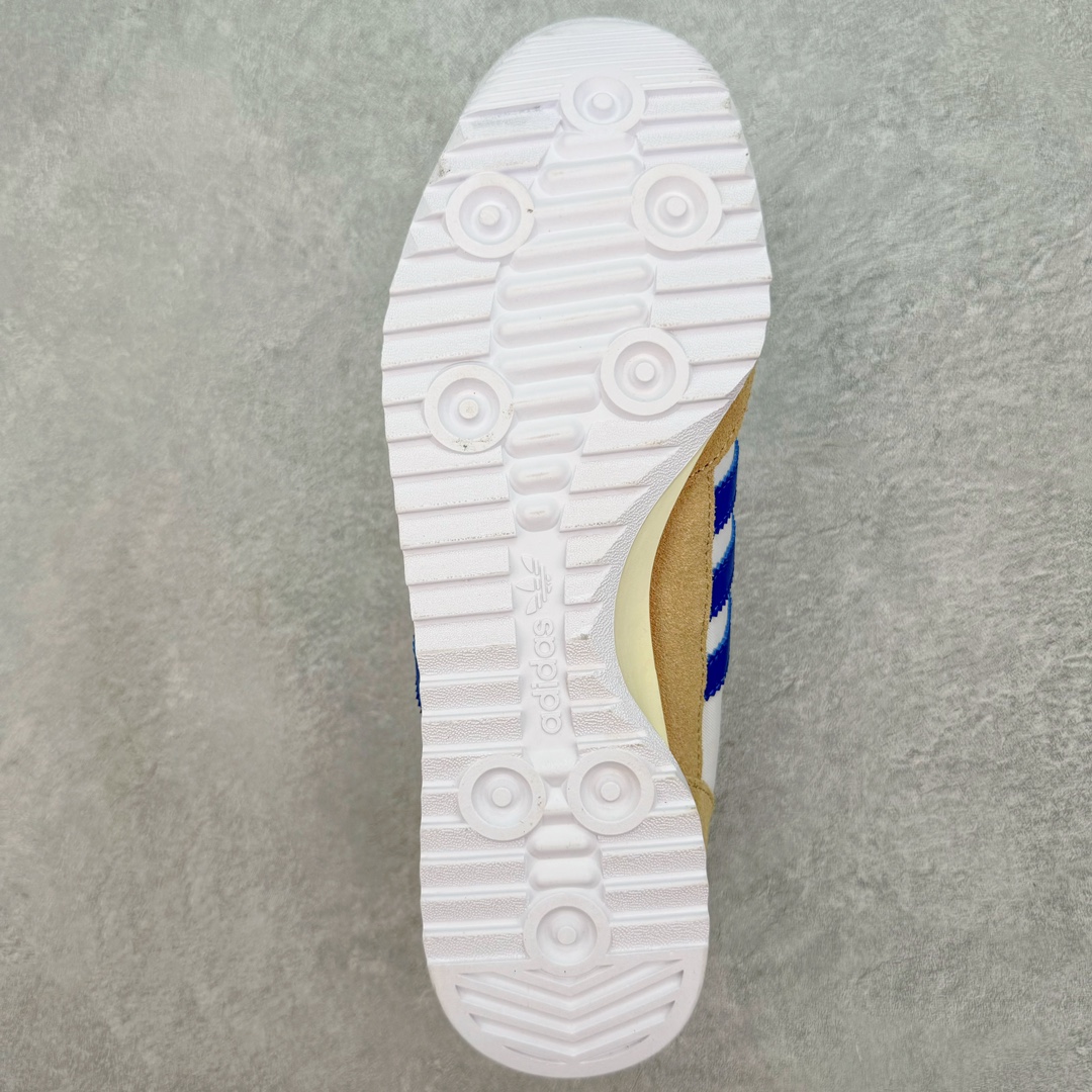 图片[9]-＃MF AD Wmns SL72 OG 系列德训足球风百搭低帮休闲运动板鞋 JH8647 Originals推出复古「T头鞋」造型的SL72鞋款复刻，有男女两款可选。男生款为SL72RS，鞋型挺立饱满，鞋底增加高度，采用麂皮与布面制作，符合复古氛围；女生款为SL72OGW，致敬经典款式，鞋身纤细，还原70年代设计，以绿色呈现，点缀金色细节。多款配色可选。「T 头鞋」这两年有多火大家见到了吧？明星、穿搭博主几乎人手一双，凭借复古味的外观，以及亲民的价格，同样成为了不少球鞋玩家日常上脚首选。近日 adidas Originals 将有「T 头鞋」造型的诞生于 1972 年的 SL72 鞋款复刻带回，各位买鞋又有新选择了。1972 年 SL72 问世后，引领了后来阿迪达斯的跑鞋发展方向，其中「SL」代表了 Super Light，彰显了产品轻便的特性。1972 年 SL72 问世后，引领了后来阿迪达斯的跑鞋发展方向，其中「SL」代表了 Super Light，彰显了产品轻便的特性。这次 adidas Originals 延续其轻质经典的基因，带来男女两款 SL72。男生款带来 SL72 RS 鞋型，RS 意为 Reshaped（重塑），鞋款在保留了经典的外观基础上，在尼龙材质里增加了填充物，使鞋型更加挺立和饱满，鞋头则更加圆润，鞋底的 EVA 材质则增加了鞋款的高度。女生款则带来 SL72 OG W 鞋型，OG 顾名思义则是致敬经典款式，相较于 RS（Reshaped）鞋款，鞋身更加纤细，其整体鞋身轮廓、线条、细节、材质上尊崇 70 年代 SL72 的设计，还原经典味道。尺码：36 36⅔ 37⅓ 38 38⅔ 39⅓ 40 40⅔ 41⅓ 42 42⅔ 43⅓ 44 44⅔ 45-选品中心