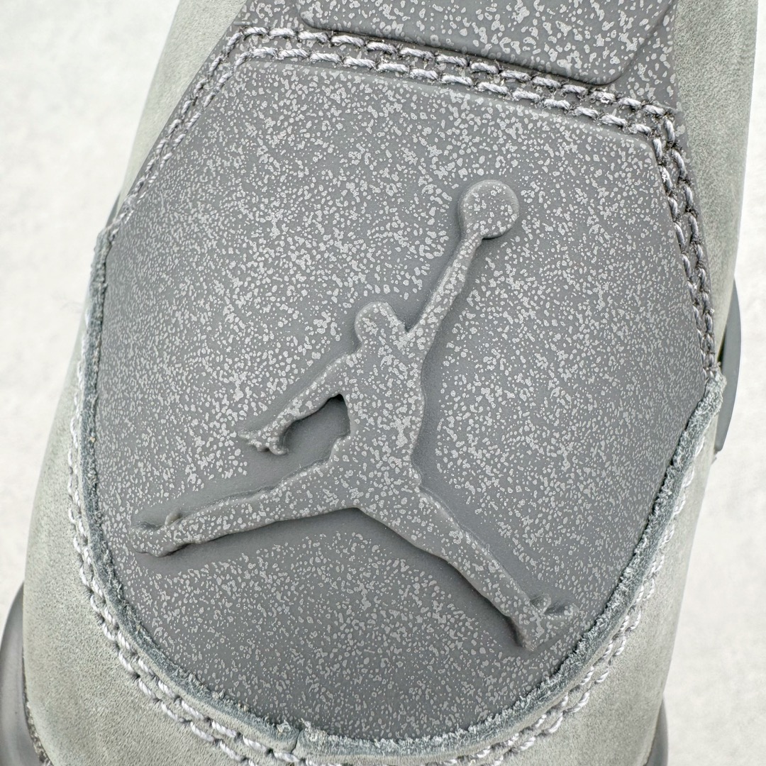 图片[15]-＃GX Air Jordan AJ4 SE “Paris Olympics” 巴黎奥运会 FQ7928-001 圈内最强四代 独家外贸特供尺码含 45.5 49.5 50.5 耗时半年巨作 全套原纸板楦头开发 原厂特供皮料加持 确保原汁原味 完美呈现四代版型 一比一鞋头弧度高度鞋身弧度 数据细节工艺流程均保持原鞋一致 原厂TPU网格鞋带扣 正确内里网布 菱角分明不变形无多余毛边 柔软性质感一致于原鞋 市场唯一原厂鞋扣模具 背面可见隐藏注塑口 原厂织唛标 原厂飞人电绣工艺 尾指中部跳三针 独家绑鞋带手法 印刷中底布 四线拉帮 米色美纹纸贴合固定 进口港宝加持 后跟自然饱满 全鞋荧光划线卡点 追求极致完美 每一双都是工艺品 多重QC质检 超越公司货的品控标准 实实在在的免检产品 尺码：40 40.5 41 42 42.5 43 44 44.5 45 45.5 46 47.5 48.5 49.5 50.5-选品中心