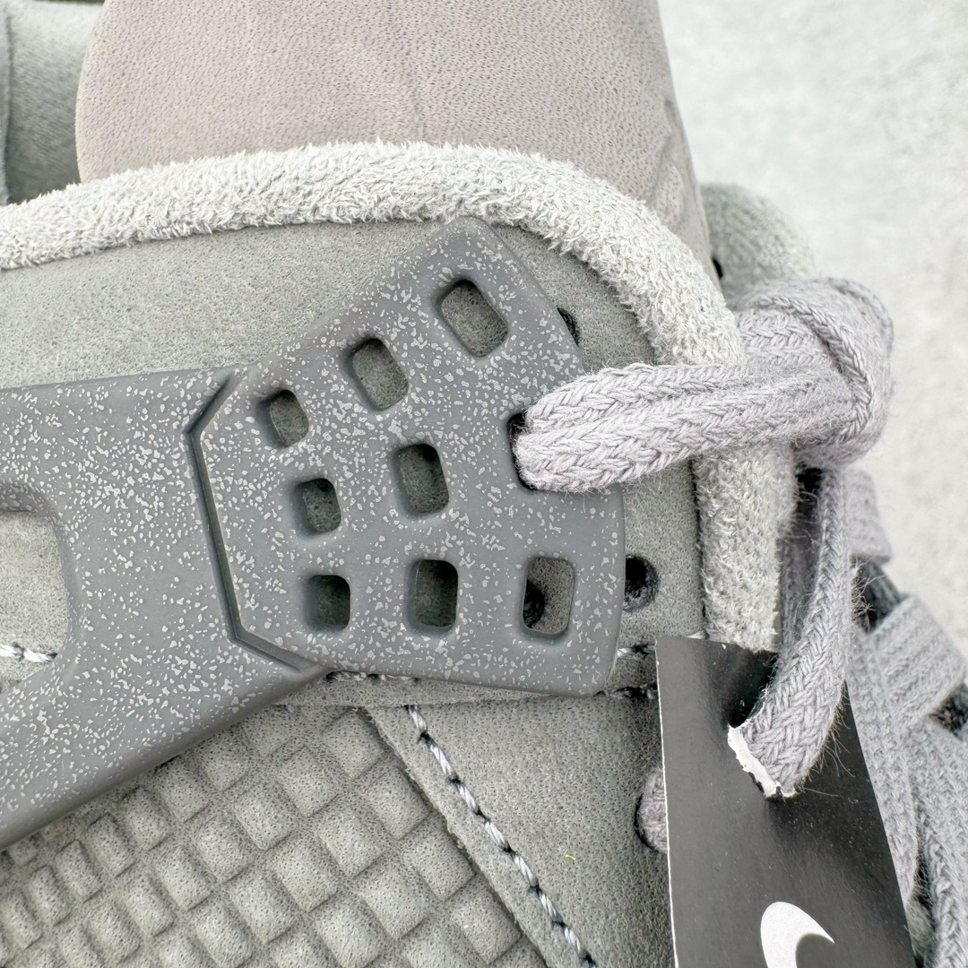 图片[14]-＃GX Air Jordan AJ4 SE “Paris Olympics” 巴黎奥运会 FQ7928-001 圈内最强四代 独家外贸特供尺码含 45.5 49.5 50.5 耗时半年巨作 全套原纸板楦头开发 原厂特供皮料加持 确保原汁原味 完美呈现四代版型 一比一鞋头弧度高度鞋身弧度 数据细节工艺流程均保持原鞋一致 原厂TPU网格鞋带扣 正确内里网布 菱角分明不变形无多余毛边 柔软性质感一致于原鞋 市场唯一原厂鞋扣模具 背面可见隐藏注塑口 原厂织唛标 原厂飞人电绣工艺 尾指中部跳三针 独家绑鞋带手法 印刷中底布 四线拉帮 米色美纹纸贴合固定 进口港宝加持 后跟自然饱满 全鞋荧光划线卡点 追求极致完美 每一双都是工艺品 多重QC质检 超越公司货的品控标准 实实在在的免检产品 尺码：40 40.5 41 42 42.5 43 44 44.5 45 45.5 46 47.5 48.5 49.5 50.5-选品中心