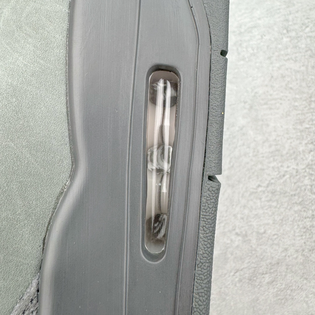 图片[17]-＃GX Air Jordan AJ4 SE “Paris Olympics” 巴黎奥运会 FQ7928-001 圈内最强四代 独家外贸特供尺码含 45.5 49.5 50.5 耗时半年巨作 全套原纸板楦头开发 原厂特供皮料加持 确保原汁原味 完美呈现四代版型 一比一鞋头弧度高度鞋身弧度 数据细节工艺流程均保持原鞋一致 原厂TPU网格鞋带扣 正确内里网布 菱角分明不变形无多余毛边 柔软性质感一致于原鞋 市场唯一原厂鞋扣模具 背面可见隐藏注塑口 原厂织唛标 原厂飞人电绣工艺 尾指中部跳三针 独家绑鞋带手法 印刷中底布 四线拉帮 米色美纹纸贴合固定 进口港宝加持 后跟自然饱满 全鞋荧光划线卡点 追求极致完美 每一双都是工艺品 多重QC质检 超越公司货的品控标准 实实在在的免检产品 尺码：40 40.5 41 42 42.5 43 44 44.5 45 45.5 46 47.5 48.5 49.5 50.5-选品中心