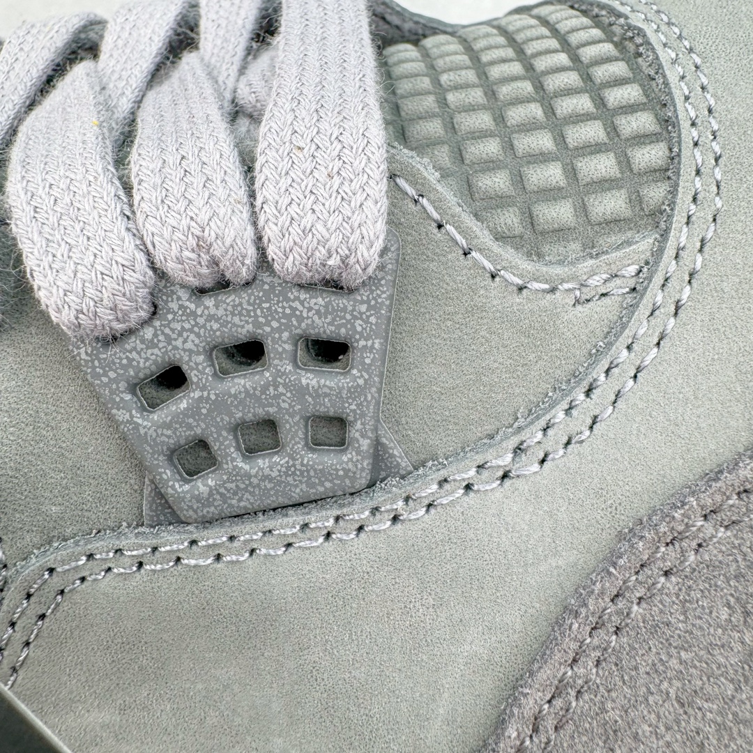 图片[20]-＃GX Air Jordan AJ4 SE “Paris Olympics” 巴黎奥运会 FQ7928-001 圈内最强四代 独家外贸特供尺码含 45.5 49.5 50.5 耗时半年巨作 全套原纸板楦头开发 原厂特供皮料加持 确保原汁原味 完美呈现四代版型 一比一鞋头弧度高度鞋身弧度 数据细节工艺流程均保持原鞋一致 原厂TPU网格鞋带扣 正确内里网布 菱角分明不变形无多余毛边 柔软性质感一致于原鞋 市场唯一原厂鞋扣模具 背面可见隐藏注塑口 原厂织唛标 原厂飞人电绣工艺 尾指中部跳三针 独家绑鞋带手法 印刷中底布 四线拉帮 米色美纹纸贴合固定 进口港宝加持 后跟自然饱满 全鞋荧光划线卡点 追求极致完美 每一双都是工艺品 多重QC质检 超越公司货的品控标准 实实在在的免检产品 尺码：40 40.5 41 42 42.5 43 44 44.5 45 45.5 46 47.5 48.5 49.5 50.5-选品中心