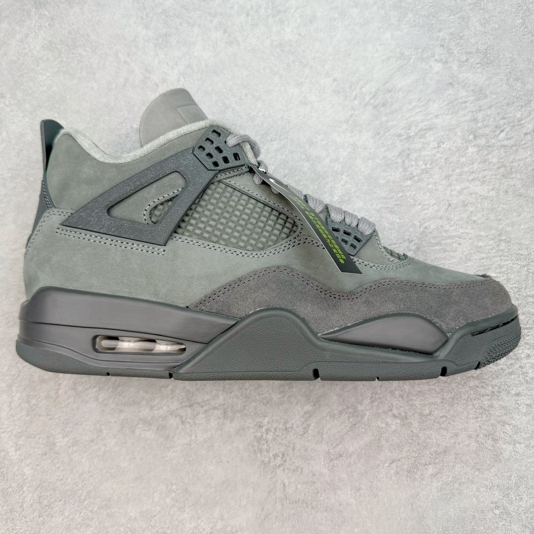 ＃GX Air Jordan AJ4 SE “Paris Olympics” 巴黎奥运会 FQ7928-001 圈内最强四代 独家外贸特供尺码含 45.5 49.5 50.5 耗时半年巨作 全套原纸板楦头开发 原厂特供皮料加持 确保原汁原味 完美呈现四代版型 一比一鞋头弧度高度鞋身弧度 数据细节工艺流程均保持原鞋一致 原厂TPU网格鞋带扣 正确内里网布 菱角分明不变形无多余毛边 柔软性质感一致于原鞋 市场唯一原厂鞋扣模具 背面可见隐藏注塑口 原厂织唛标 原厂飞人电绣工艺 尾指中部跳三针 独家绑鞋带手法 印刷中底布 四线拉帮 米色美纹纸贴合固定 进口港宝加持 后跟自然饱满 全鞋荧光划线卡点 追求极致完美 每一双都是工艺品 多重QC质检 超越公司货的品控标准 实实在在的免检产品 尺码：40 40.5 41 42 42.5 43 44 44.5 45 45.5 46 47.5 48.5 49.5 50.5-选品中心