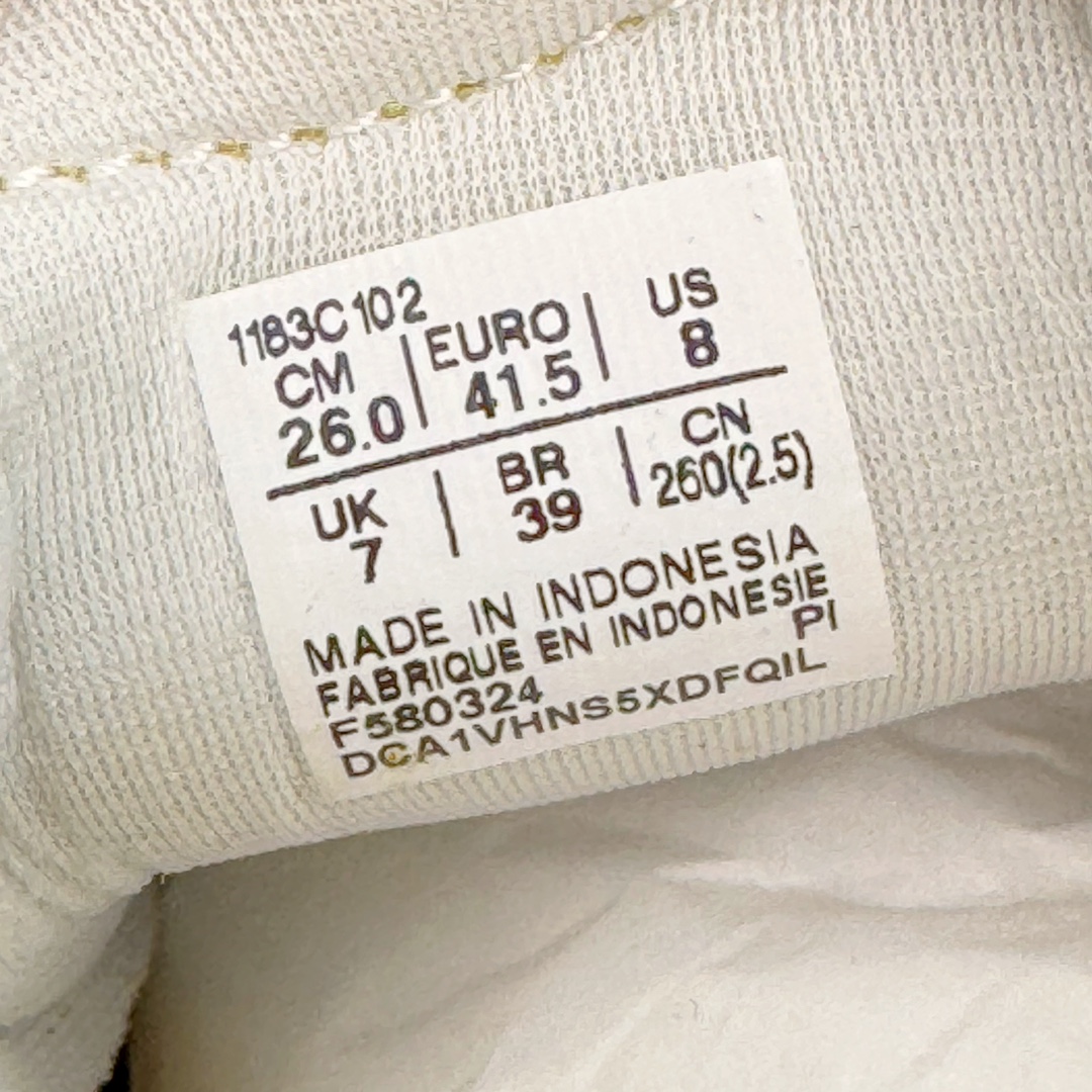 图片[12]-＃MOK Asics Onitsuka Tiger MEXICO 66 亚瑟士鬼冢虎复古经典板鞋 市场最强版本 每个配色均购入原鞋校对 真正原厂头层牛皮 如假包赔 纹路、色泽、皮心颜色 质感百分百还原 海外订单工厂出品 超成熟稳定的做工品控 原装全套纸板楦头开发 原汁原味 完美呈现版型 私模正确鞋底咬花纹路 一比一鞋头弧度高度鞋身弧度 绝不口嗨 细节品控鞋型随意秒杀市面 原档咬花纹路私模大底 一个单元有六个三角形 总体形拼接呈现花瓣状 官方四联吊牌 原装Ortholite轻量化鞋垫 原盒原配 质保卡 说明书 钢印防尘纸 纸板中底带钢印 乳胶组合鞋垫 支持全方位的对比专柜 产品从款式颜色造型上体现出追求舒适和细节的完美 鞋类更是推崇手工制作的严谨与完美 融舒适性与可穿性的设计风格 注重细节的完美和别致魅力 既保持稳重 又不失轻松的时尚感 尺码：35 36 37 37.5 38 39 39.5 40 40.5 41.5 42 42.5 43.5 44 45 46-选品中心