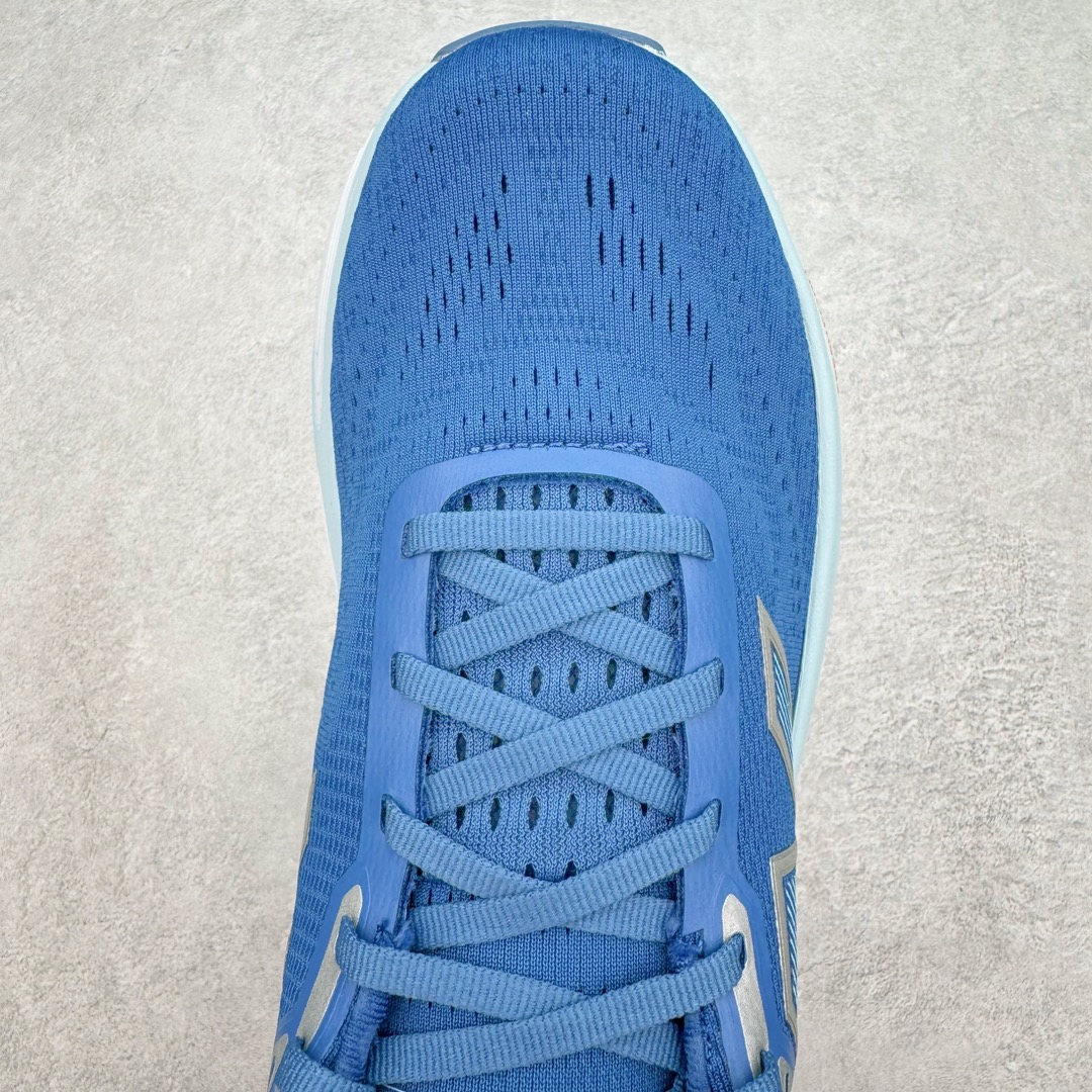 图片[4]-＃C版 New Balance Fresh Foam X Vongo NB新百伦 V5系列低帮轻量化厚底健身休闲运动慢跑鞋 原楦原纸版开发#采用一体式工程网眼鞋面及热熔Logo细节#中底嵌入Fresh Foam X 中底轻量化泡沫技术#组合防滑耐磨橡胶外底片❗️更厚更弹,NB舒适健步跑鞋!近赏｜无论是日常慢跑，还是City Walk，它都可轻松应对提起今年最流行的事情，想必在你所在的城市来一段City Walk，带给你久违的松弛感、治愈你柔软的需要的New Balance NB Vongo v5顶级稳定支撑跑鞋 | Vongo v5是New Balance顶级稳定支撑训练鞋，稳定性出色，功能强大，舒适度高。中底使用的是NB最新的Fresh Foam X泡棉，内嵌一款TPU板，增加稳定性。可以进行日常长距离训练。尺码：36 37 37.5 38 38.5 39.5 40 40.5 41.5 42 42.5 43 44 45-选品中心