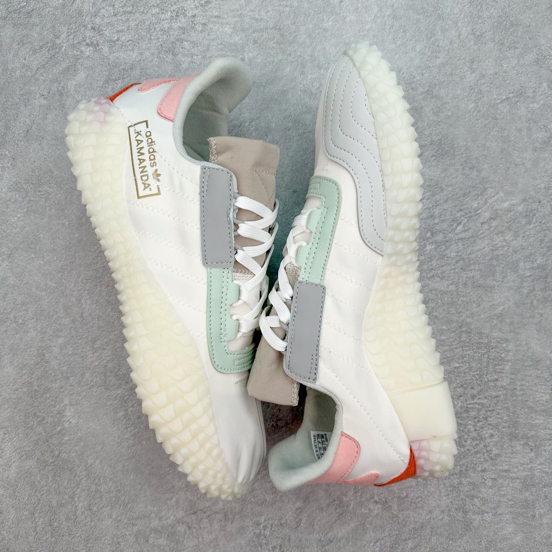 图片[3]-＃纯原 AD Originals Country x Kamanda卡曼达混合系列章鱼卷底复古锯齿休闲运动训练慢跑鞋 货号：FV3162 今年推出的全新鞋型 Kamanda，由于其夸张独特的外底，被玩家们称为“鱿鱼卷”，关注度一直颇高。将经典跑鞋 Country 的鞋面移植到 Kamanda 外底上 鞋面使用轻薄的尼龙布搭配皮革打造，以白色搭配绿色点缀，无论用料质感还是配色都极具复古气息。外底为 Kamanda 标志性的上翻设计，造型前卫，与复古风鞋面形成鲜明反差。尺码：36 36.5 37.5 38 38.5 39 40 40.5 41 42 42.5 43 44 44.5 45-选品中心