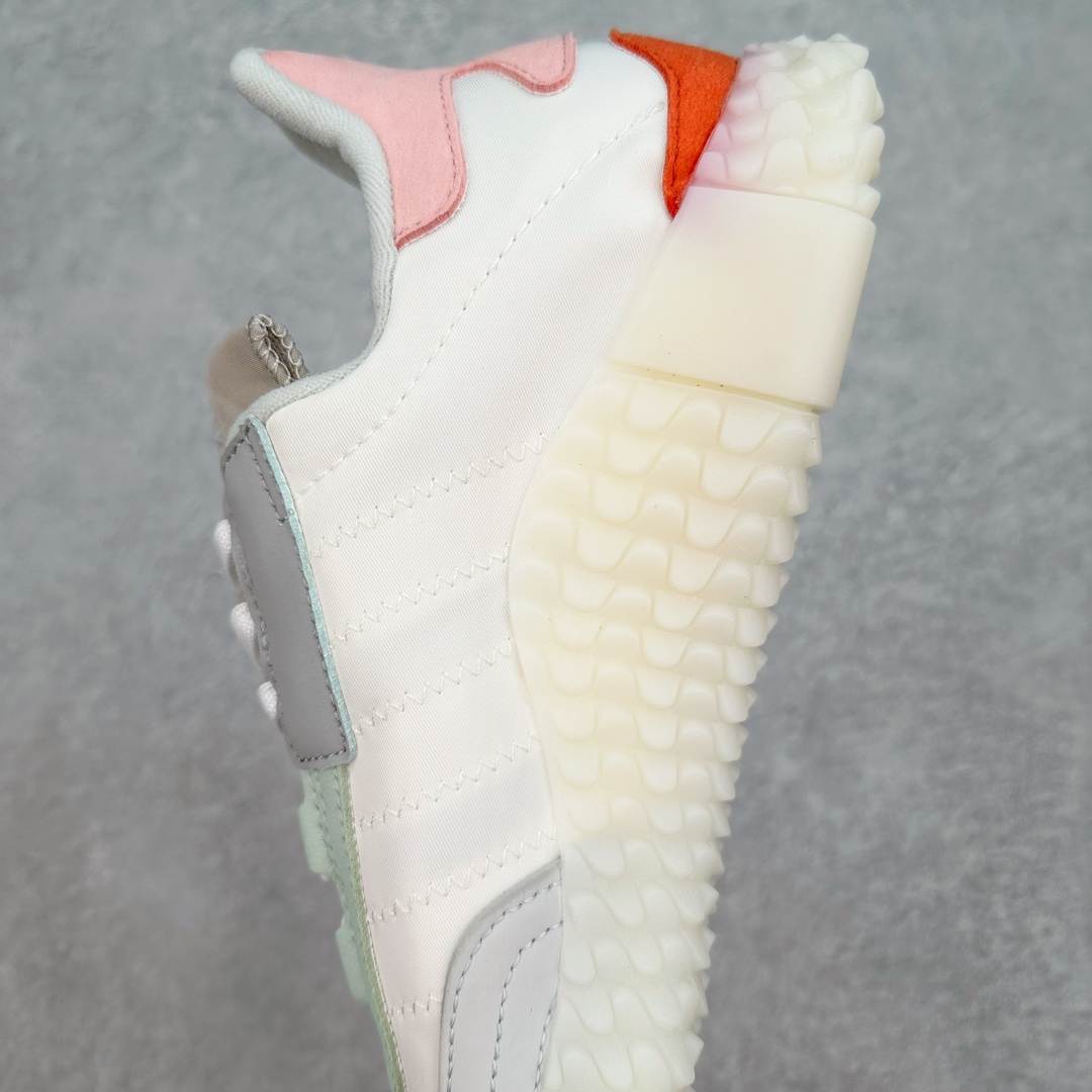 图片[7]-＃纯原 AD Originals Country x Kamanda卡曼达混合系列章鱼卷底复古锯齿休闲运动训练慢跑鞋 货号：FV3162 今年推出的全新鞋型 Kamanda，由于其夸张独特的外底，被玩家们称为“鱿鱼卷”，关注度一直颇高。将经典跑鞋 Country 的鞋面移植到 Kamanda 外底上 鞋面使用轻薄的尼龙布搭配皮革打造，以白色搭配绿色点缀，无论用料质感还是配色都极具复古气息。外底为 Kamanda 标志性的上翻设计，造型前卫，与复古风鞋面形成鲜明反差。尺码：36 36.5 37.5 38 38.5 39 40 40.5 41 42 42.5 43 44 44.5 45-选品中心