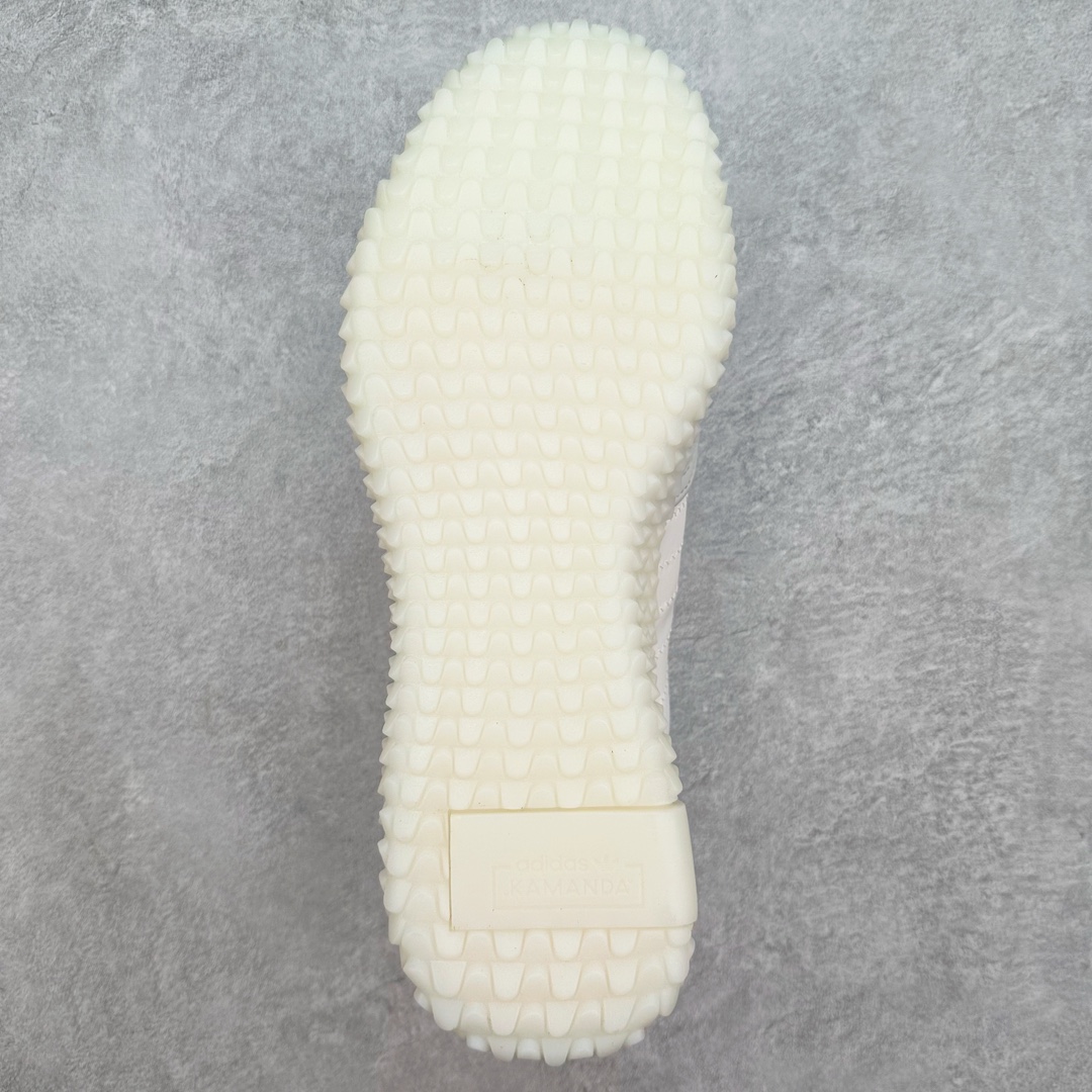 图片[9]-＃纯原 AD Originals Country x Kamanda卡曼达混合系列章鱼卷底复古锯齿休闲运动训练慢跑鞋 货号：FV3162 今年推出的全新鞋型 Kamanda，由于其夸张独特的外底，被玩家们称为“鱿鱼卷”，关注度一直颇高。将经典跑鞋 Country 的鞋面移植到 Kamanda 外底上 鞋面使用轻薄的尼龙布搭配皮革打造，以白色搭配绿色点缀，无论用料质感还是配色都极具复古气息。外底为 Kamanda 标志性的上翻设计，造型前卫，与复古风鞋面形成鲜明反差。尺码：36 36.5 37.5 38 38.5 39 40 40.5 41 42 42.5 43 44 44.5 45-选品中心