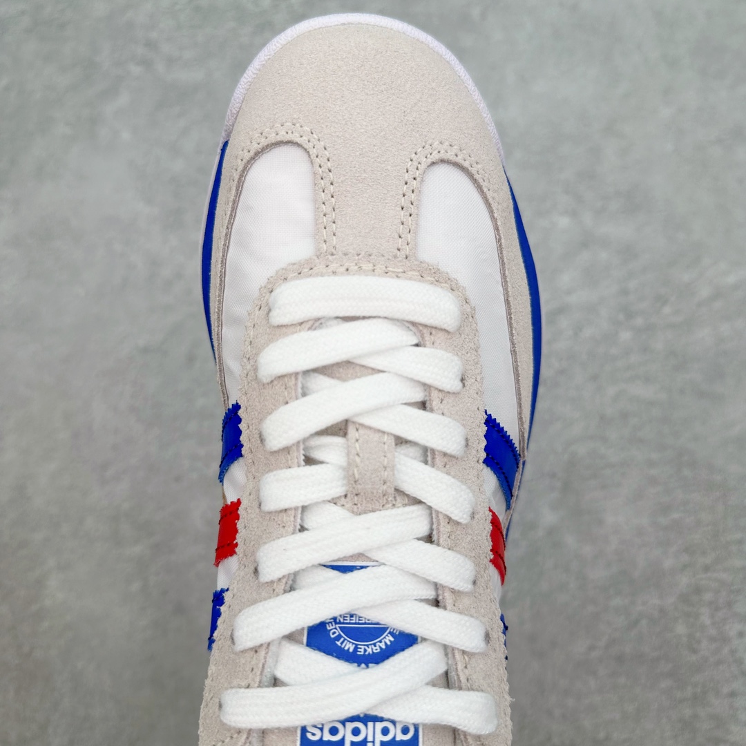 图片[4]-AD SL72 RS系列德训足球风百搭低帮休闲运动板鞋 VF4430 阿迪达斯Originals推出复古「T头鞋」造型的SL72鞋款复刻，有男女两款可选。男生款为SL72RS，鞋型挺立饱满，鞋底增加高度，采用麂皮与布面制作，符合复古氛围；女生款为SL72OGW，致敬经典款式，鞋身纤细，还原70年代设计，以绿色呈现，点缀金色细节。多款配色可选。「T 头鞋」这两年有多火大家见到了吧？明星、穿搭博主几乎人手一双，凭借复古味的外观，以及亲民的价格，同样成为了不少球鞋玩家日常上脚首选。近日 adidas Originals 将有「T 头鞋」造型的诞生于 1972 年的 SL72 鞋款复刻带回，各位买鞋又有新选择了。1972 年 SL72 问世后，引领了后来阿迪达斯的跑鞋发展方向，其中「SL」代表了 Super Light，彰显了产品轻便的特性。1972 年 SL72 问世后，引领了后来阿迪达斯的跑鞋发展方向，其中「SL」代表了 Super Light，彰显了产品轻便的特性。这次 adidas Originals 延续其轻质经典的基因，带来男女两款 SL72。男生款带来 SL72 RS 鞋型，RS 意为 Reshaped（重塑），鞋款在保留了经典的外观基础上，在尼龙材质里增加了填充物，使鞋型更加挺立和饱满，鞋头则更加圆润，鞋底的 EVA 材质则增加了鞋款的高度。女生款则带来 SL72 OG W 鞋型，OG 顾名思义则是致敬经典款式，相较于 RS（Reshaped）鞋款，鞋身更加纤细，其整体鞋身轮廓、线条、细节、材质上尊崇 70 年代 SL72 的设计，还原经典味道。尺码：36 36⅔ 37⅓ 38 38⅔ 39⅓ 40 40⅔ 41⅓ 42 42⅔ 43⅓ 44 44⅔ 45-选品中心