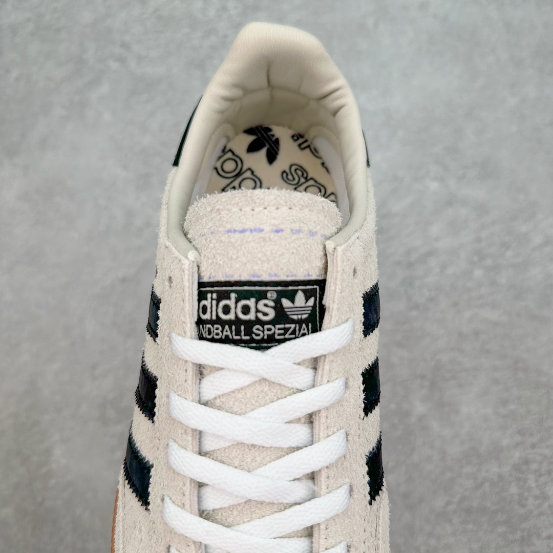 图片[5]-AD Originals Handball SPZL 手球运动员系列百搭休闲运动板鞋 IF6562 这款来自阿迪达斯的这款HANDBALL SPZL前身是一双手球运动鞋，这一次拿来复刻，所以鞋面的主要色彩选用了黑色， 鞋面外侧除了Spezial字母之外还有三叶草标志。Handball SPZL作为复古手球训练鞋与作为室内足球鞋的Samba有着异曲同工之处，但是质感更为出众的鞋身以及丰富的配色选择比起Samba来讲可以说是更胜一筹了！尺码：36 36⅔ 37⅓ 38 38⅔ 39⅓ 40 40⅔ 41⅓ 42 42⅔ 43⅓ 44 45-选品中心