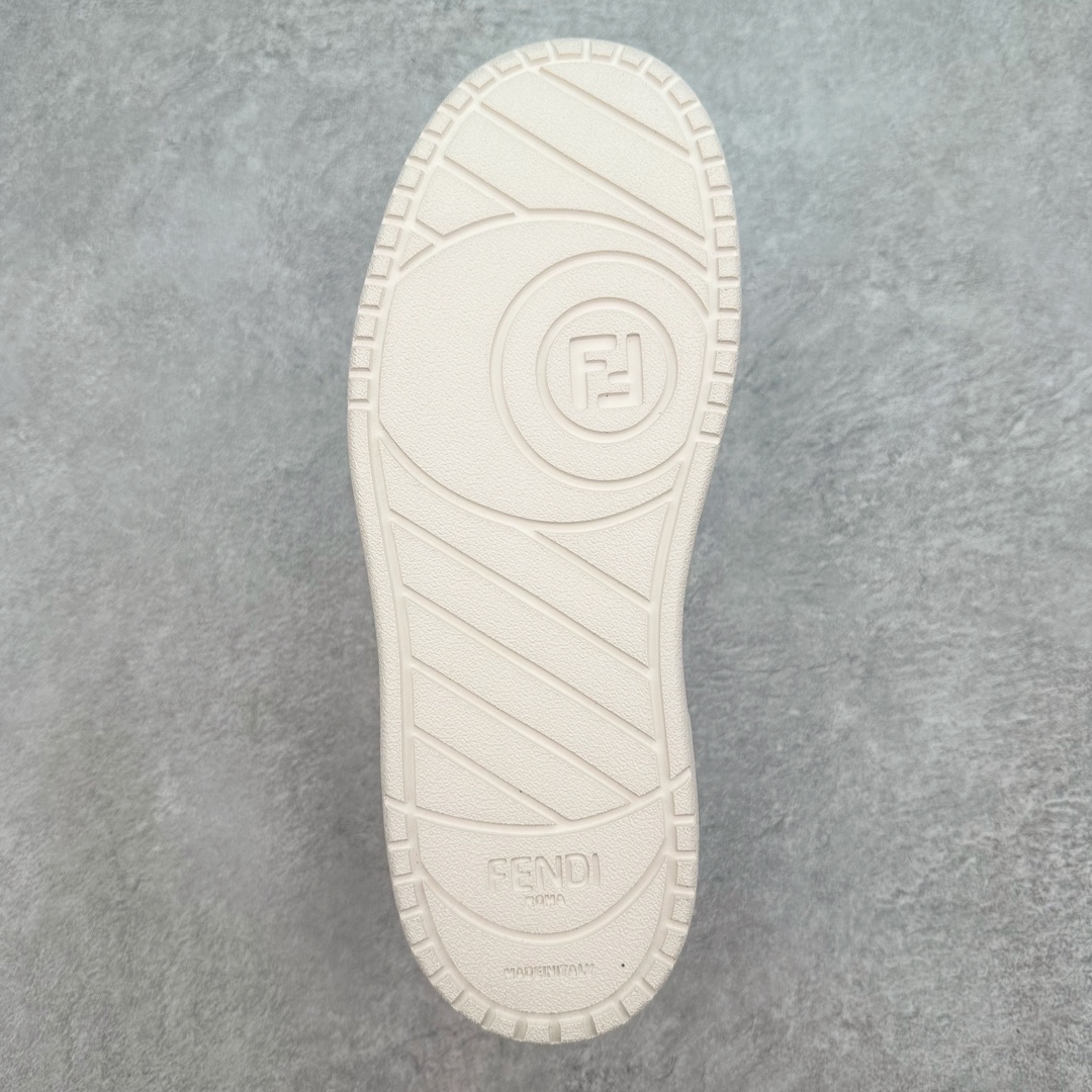 图片[8]-FENDI 芬迪 Match sneaters 低帮运动鞋 Fendi芬迪情侣款休闲鞋 独家定制 #全身20几个细节点全部做到一致还原 吊打市面所有版本 独家原装套装配件官方同源 渠道原装订单 全套专柜包装物及配件#鞋底嵌入核心防伪芯片感应装置 FENDI芬迪match最新爆款情侣款运动鞋板鞋原版购入 高工艺无缝细空胶技术，贴楦误差0.05mm,鞋底采用固特异内外锁死工艺，最大限度弯折永不开胶，原鞋一致效果环保无味 鞋面采用麂皮和皮革拼接组合 logo内里采用毛巾绒里 上脚超级柔软 轻便 舒适搭配卫衣 尺码：35 36 37 38 39 40 41 42 43 44 45 46-选品中心