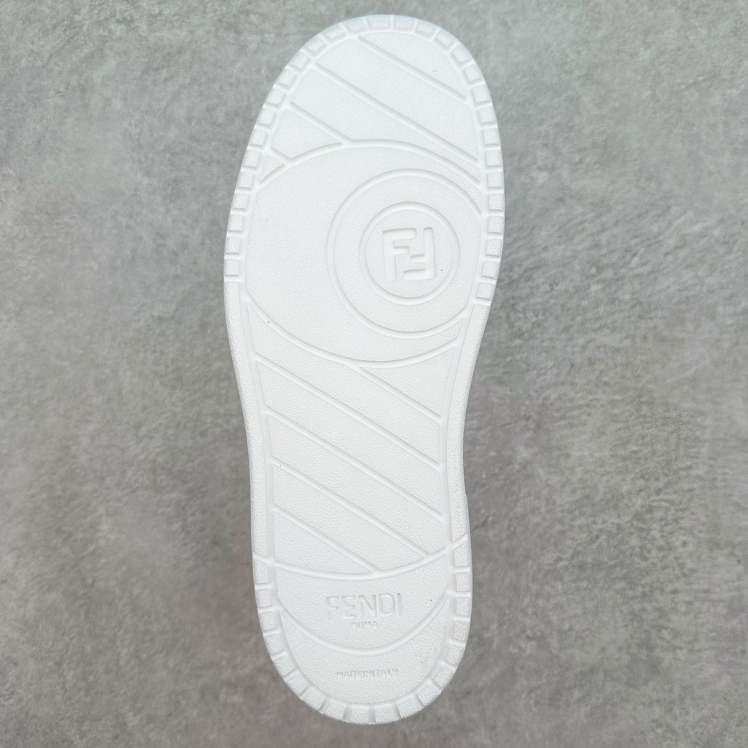 图片[9]-FENDI 芬迪 Match sneaters 低帮运动鞋 Fendi芬迪情侣款休闲鞋 独家定制 #全身20几个细节点全部做到一致还原 吊打市面所有版本 独家原装套装配件官方同源 渠道原装订单 全套专柜包装物及配件#鞋底嵌入核心防伪芯片感应装置 FENDI芬迪match最新爆款情侣款运动鞋板鞋原版购入 高工艺无缝细空胶技术，贴楦误差0.05mm,鞋底采用固特异内外锁死工艺，最大限度弯折永不开胶，原鞋一致效果环保无味 鞋面采用麂皮和皮革拼接组合 logo内里采用毛巾绒里 上脚超级柔软 轻便 舒适搭配卫衣 尺码：35 36 37 38 39 40 41 42 43 44 45 46-选品中心