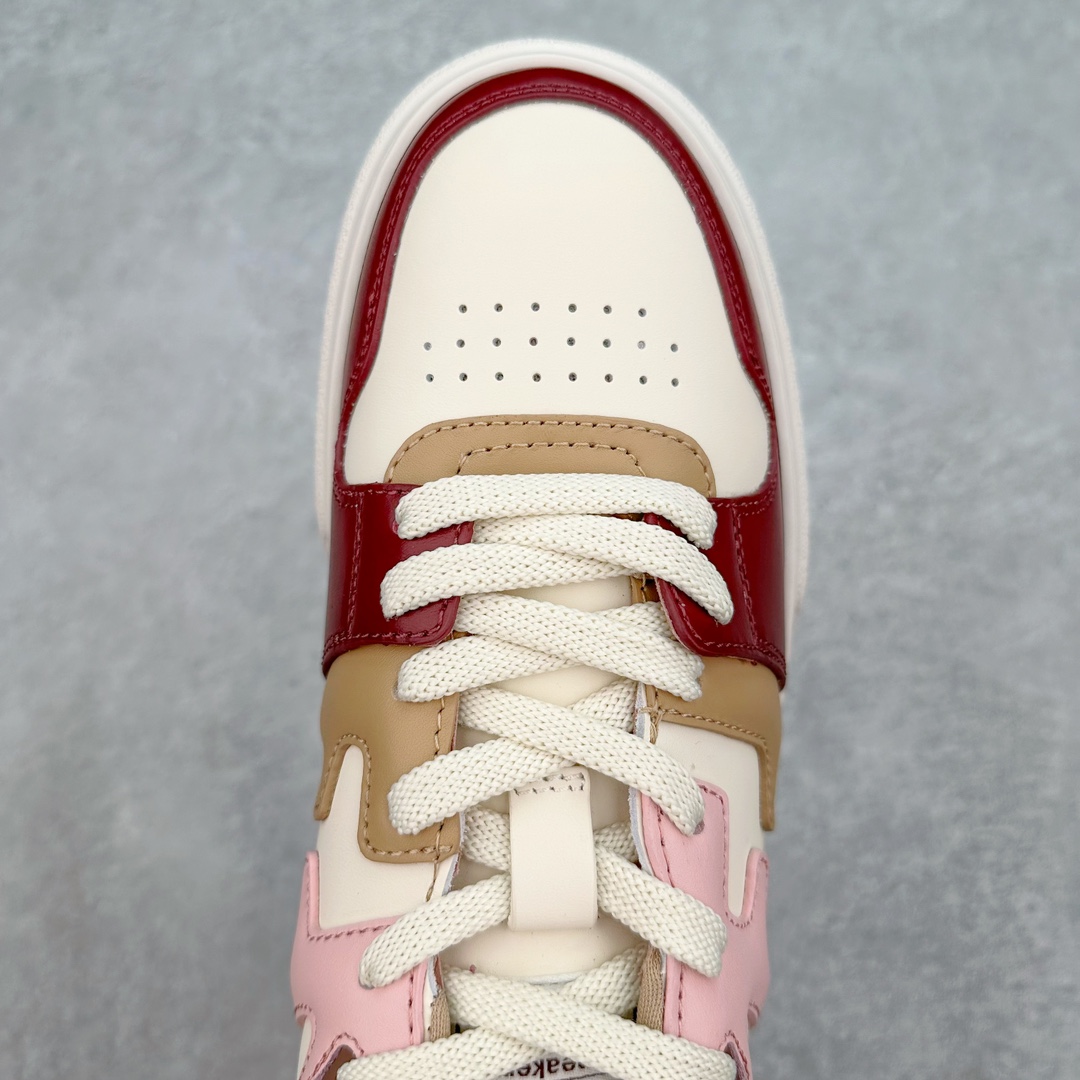 图片[4]-FENDI 芬迪 Match sneaters 低帮运动鞋 Fendi芬迪情侣款休闲鞋 独家定制 #全身20几个细节点全部做到一致还原 吊打市面所有版本 独家原装套装配件官方同源 渠道原装订单 全套专柜包装物及配件#鞋底嵌入核心防伪芯片感应装置 FENDI芬迪match最新爆款情侣款运动鞋板鞋原版购入 高工艺无缝细空胶技术，贴楦误差0.05mm,鞋底采用固特异内外锁死工艺，最大限度弯折永不开胶，原鞋一致效果环保无味 鞋面采用麂皮和皮革拼接组合 logo内里采用毛巾绒里 上脚超级柔软 轻便 舒适搭配卫衣 尺码：35 36 37 38 39 40 41 42 43 44 45 46-选品中心